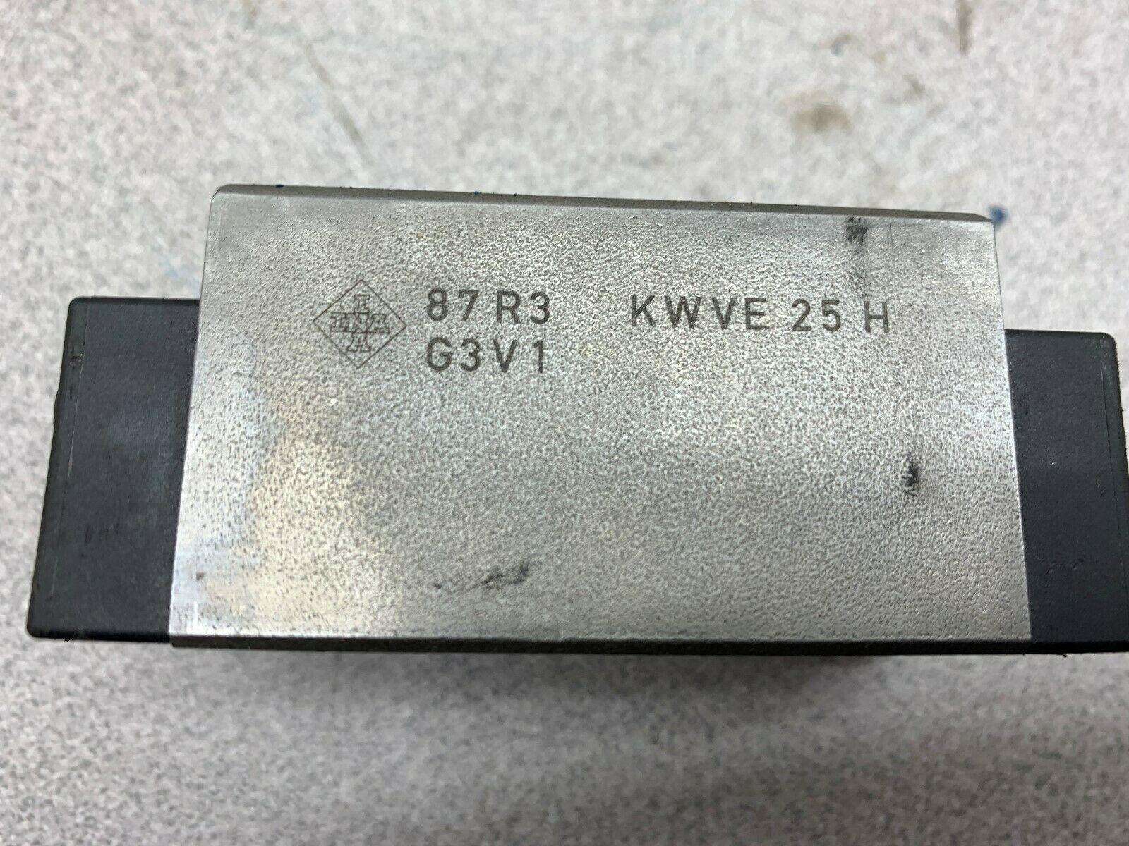 NEW NO BOX INA LINEAR BEARING KWVE25H