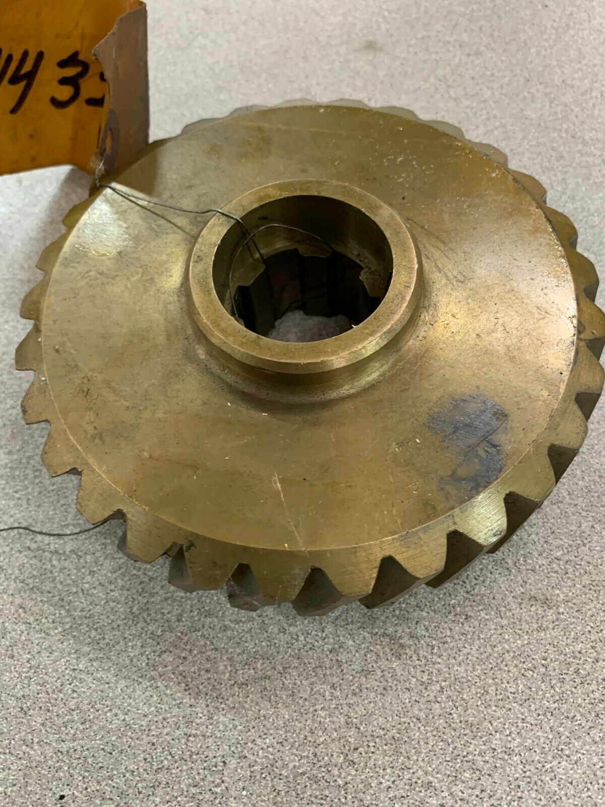 NEW NO BOX ARROW BEVEL GEAR DG03290-12