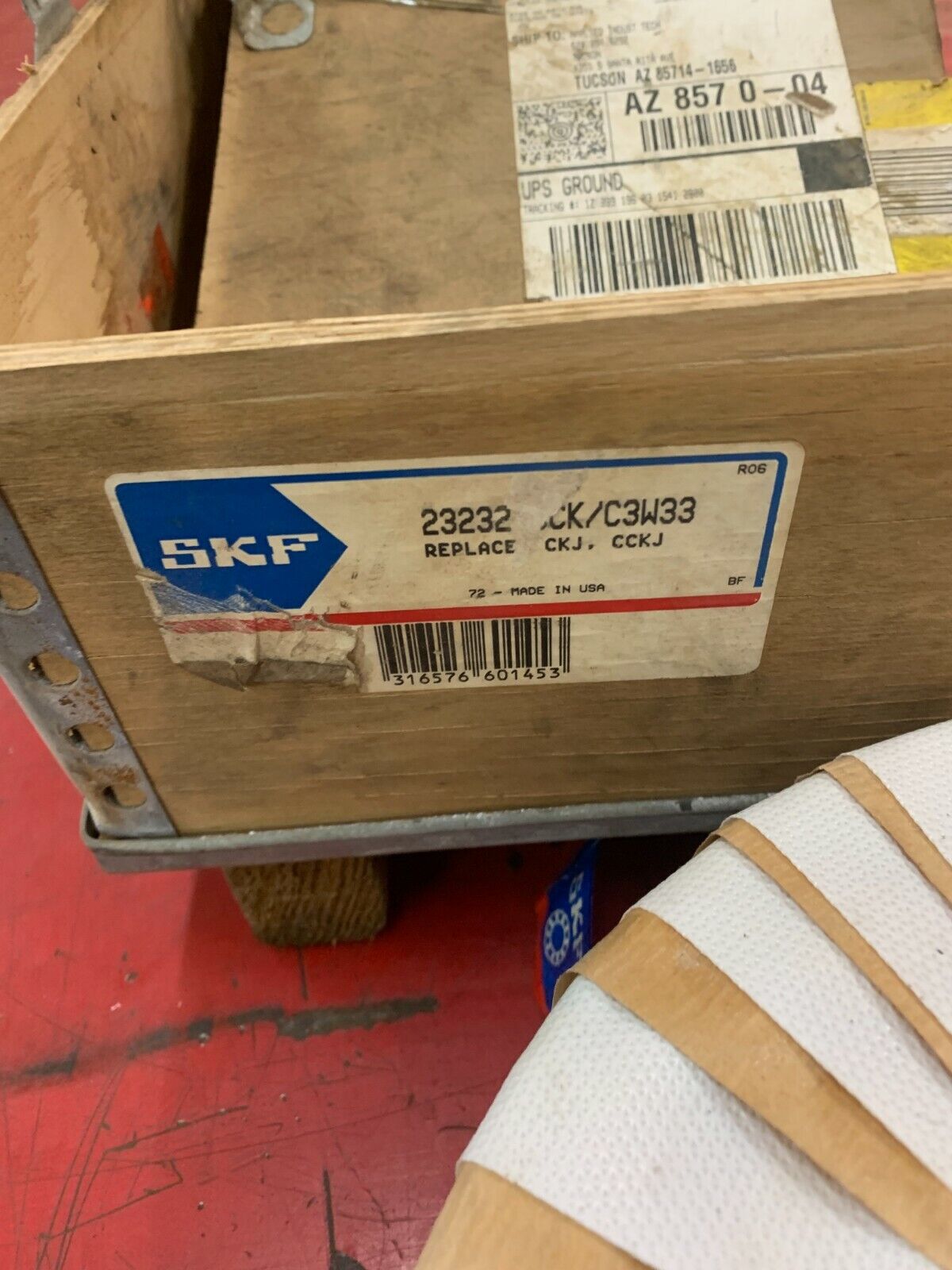 NEW SKF 23232CCKC3W33 SPHERICAL ROLLER BEARING 23232 CCK/C3W33