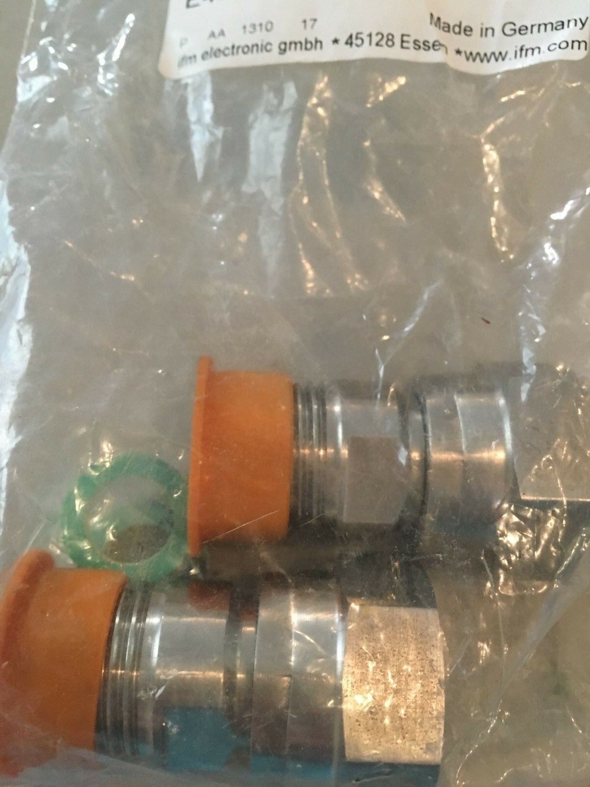 NEW IN BAG IFM CONNECTOR E40199