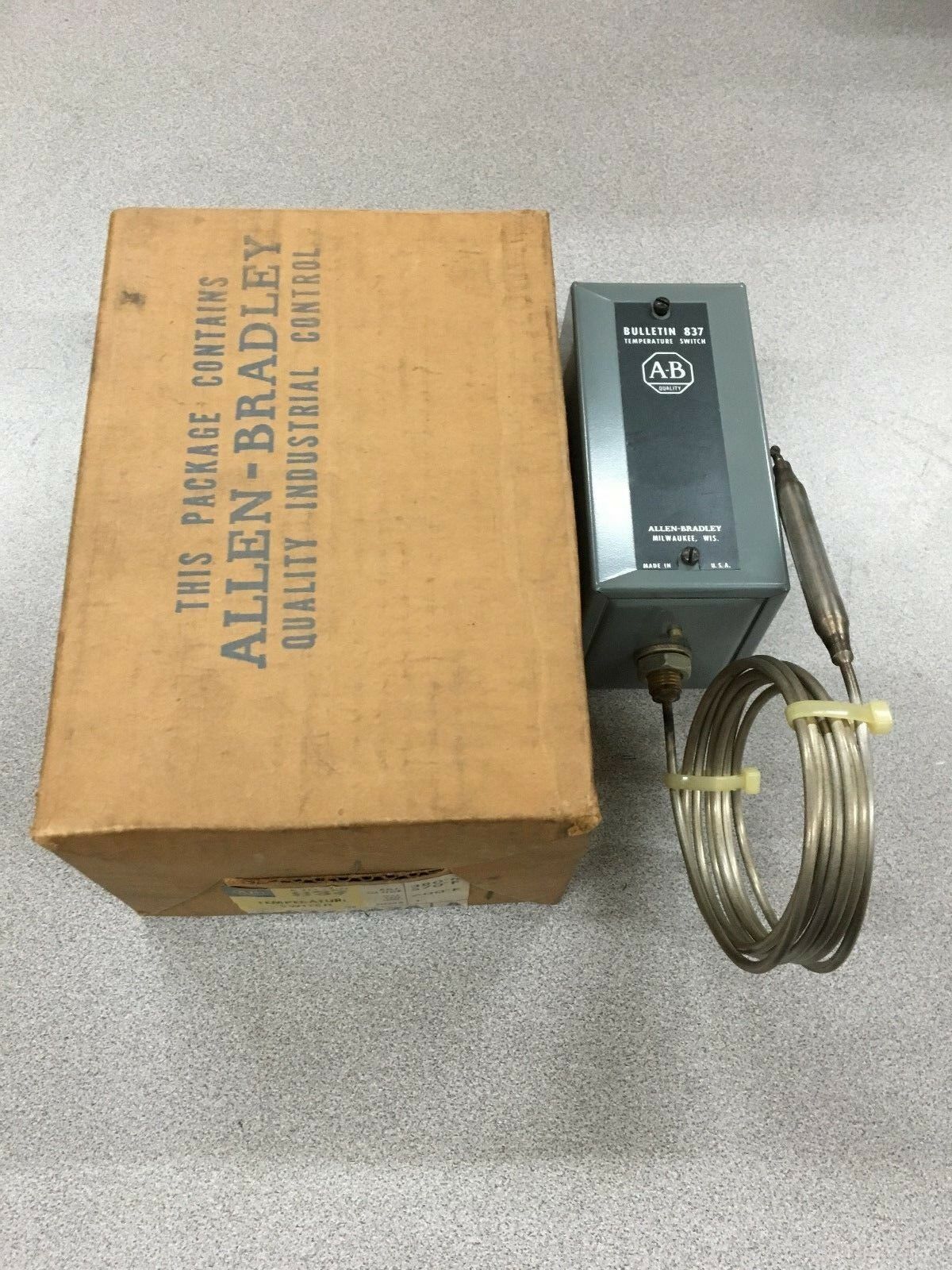 NEW IN BOX ALLEN-BRADLEY TEMPERATURE SWITCH 837-A62A SERIES A