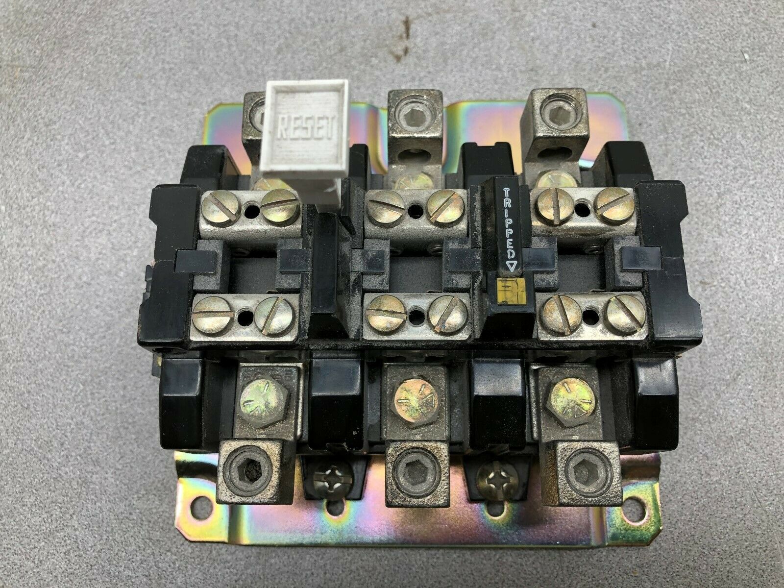 NEW NO BOX ALLEN BRADLEY OVERLOAD RELAY 592-D0V16