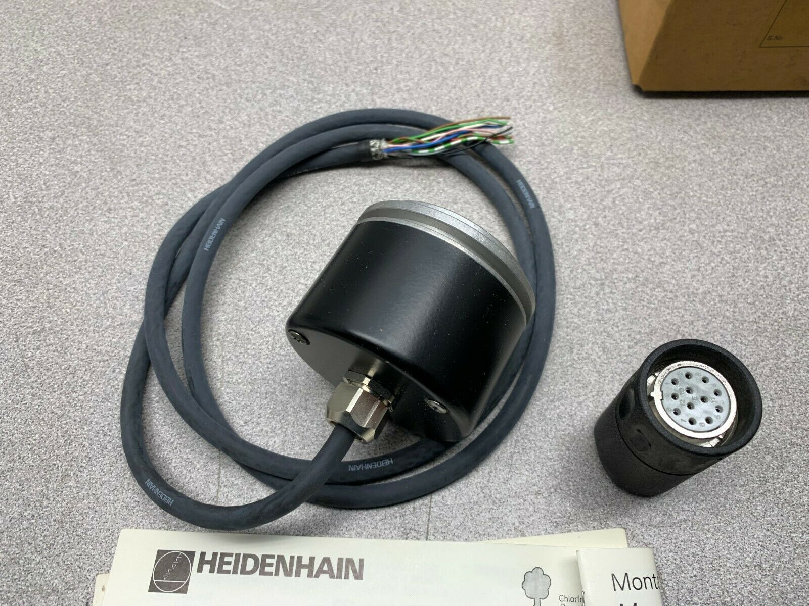 NEW IN BOX HEIDENHAIN 2516811E ENCODER 426.0003-1024