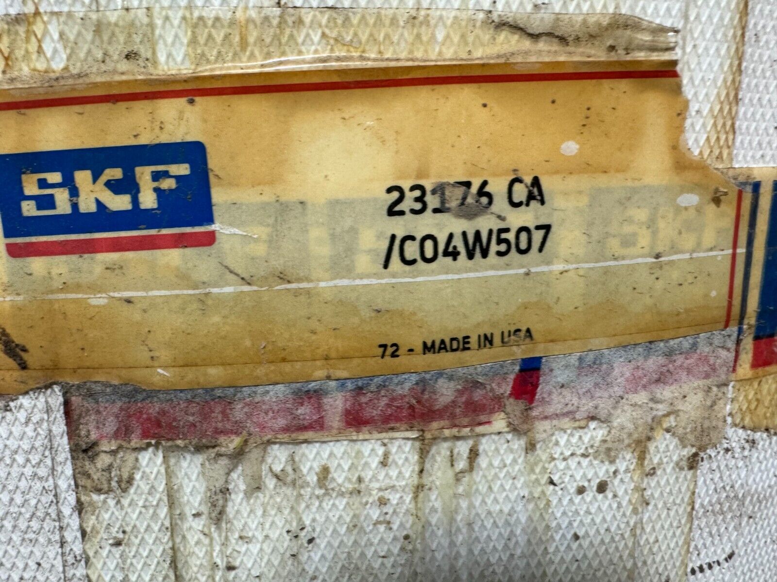 NEW SKF SPHERICAL ROLLER BEARING 23176 CA/C04W507