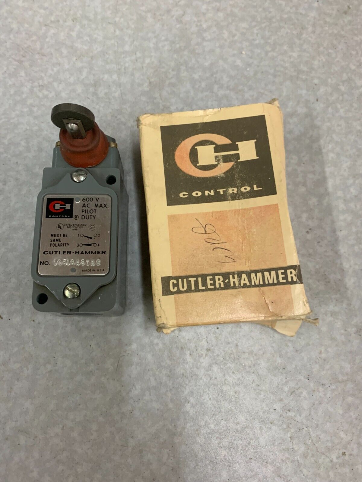 NEW IN BOX CUTLER-HAMMER 600V. LIMIT SWITCH 10316H873C