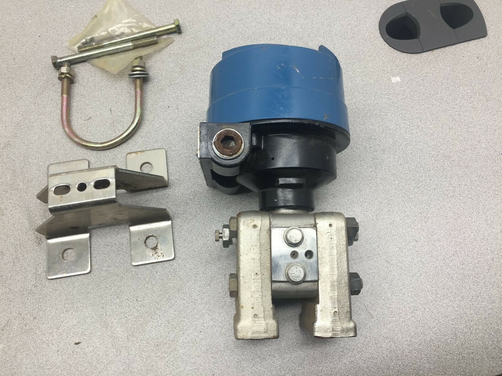 USED LEEDS & NORTHRUP 10" 150" WC 11-48 VDC PRESSURE TRANSMITTER 2610-103-12-SPE