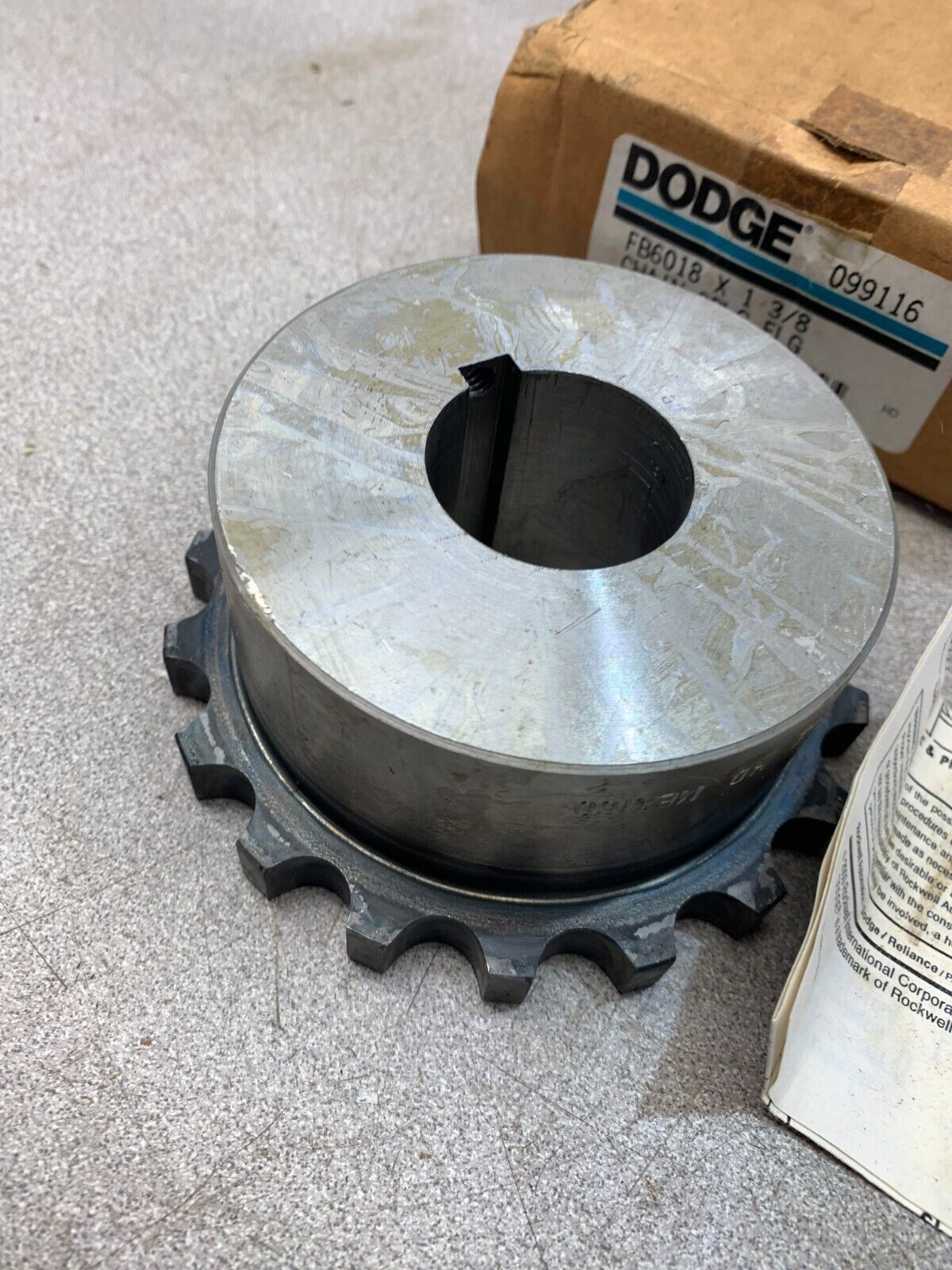 NEW IN BOX DODGE 099116 CHAIN COUPLING FLANGE FB6018 X 1-3/8