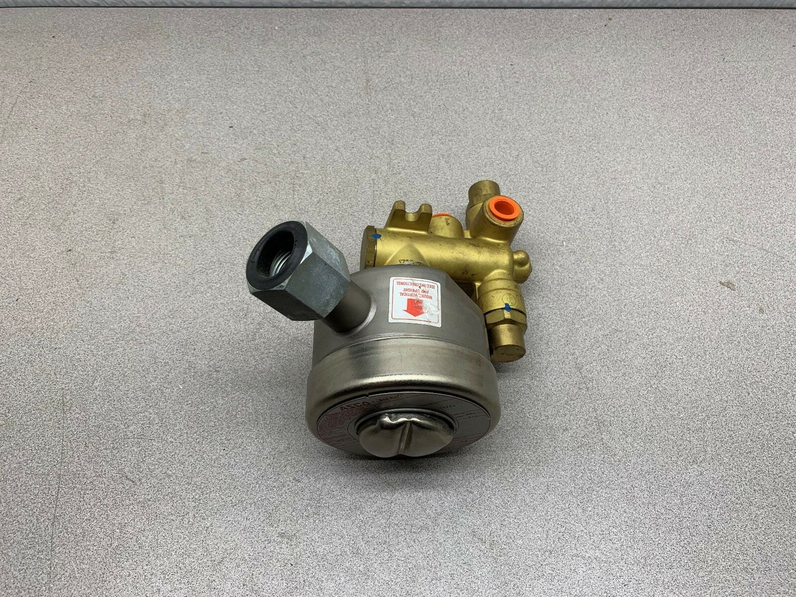 NEW ASCO RED HAT NUCLEAR SERIES 125VDC SOLENOID VALVE  3/8" PIPE SIZE K2063816F
