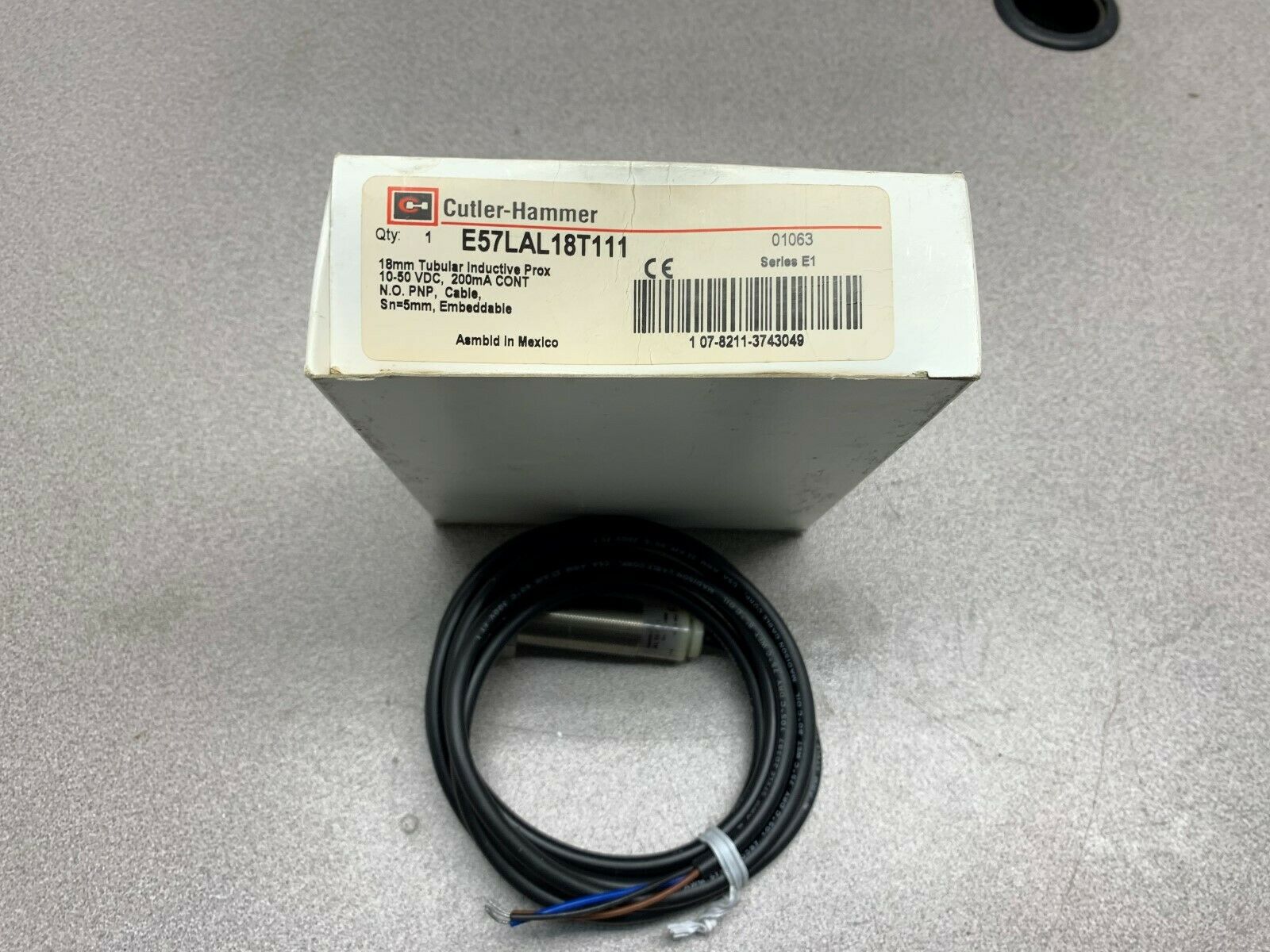 NEW IN BOX CUTLER HAMMER SENSOR E57LAL18T111