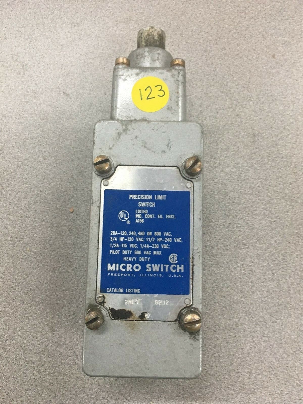 USED MICRO SWITCH PRECISION LIMIT SWITCH 2ML1 8212