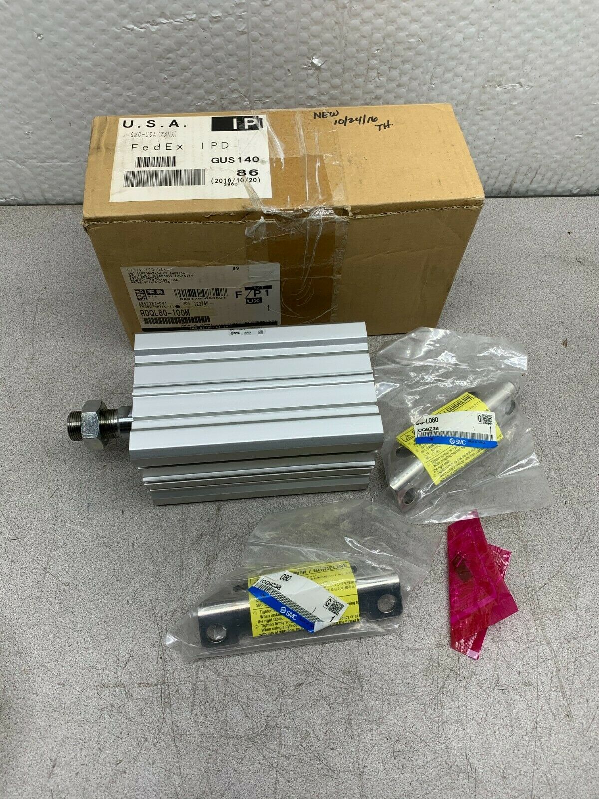 NEW IN BOX SMC PNEUMATIC CYLINDER RDQL80-100M