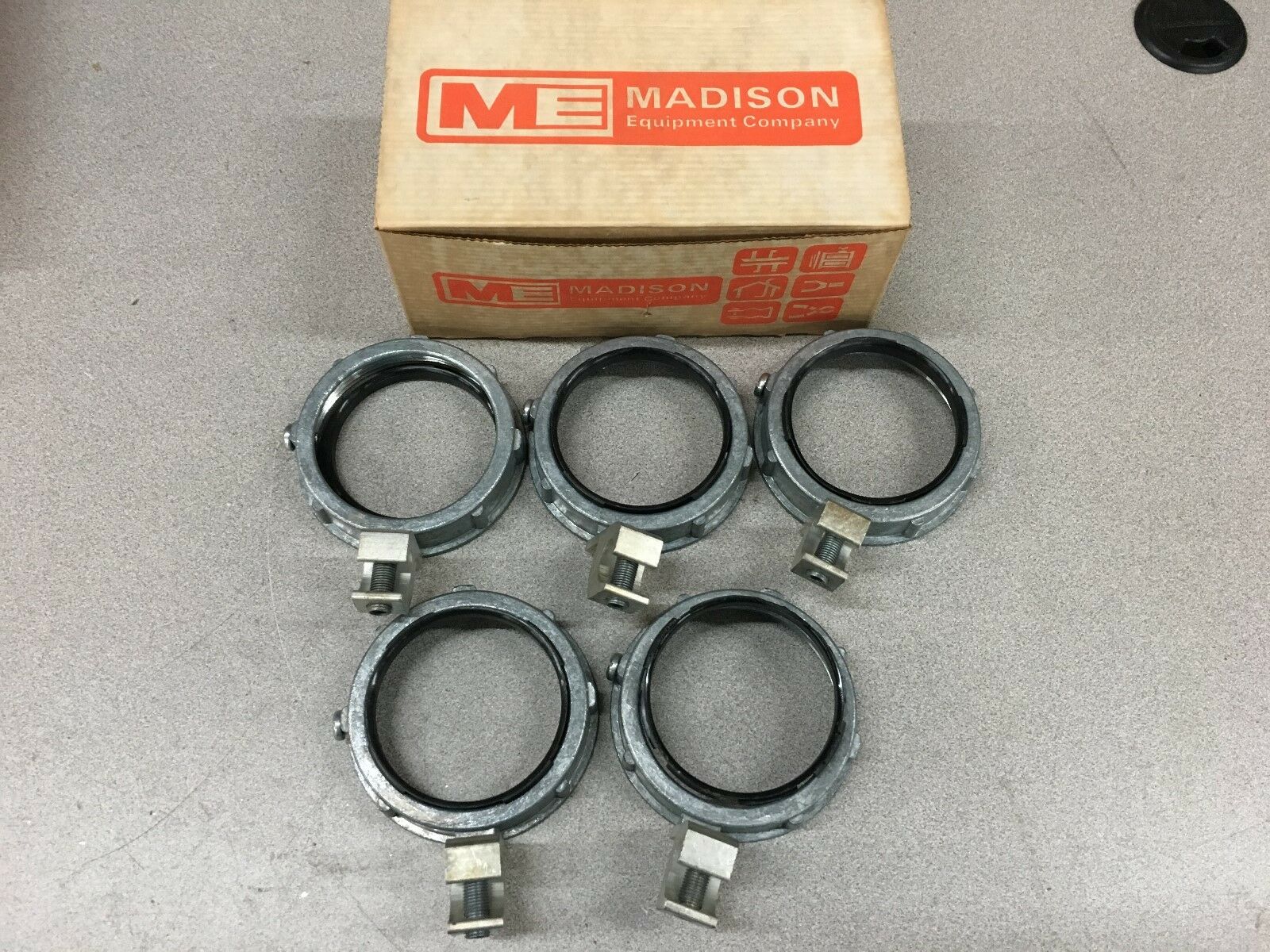 NEW BOX OF 5 MADISON EQUIPMENT 3" GROUNDED INSULATED BUSHINGS CBGI-300