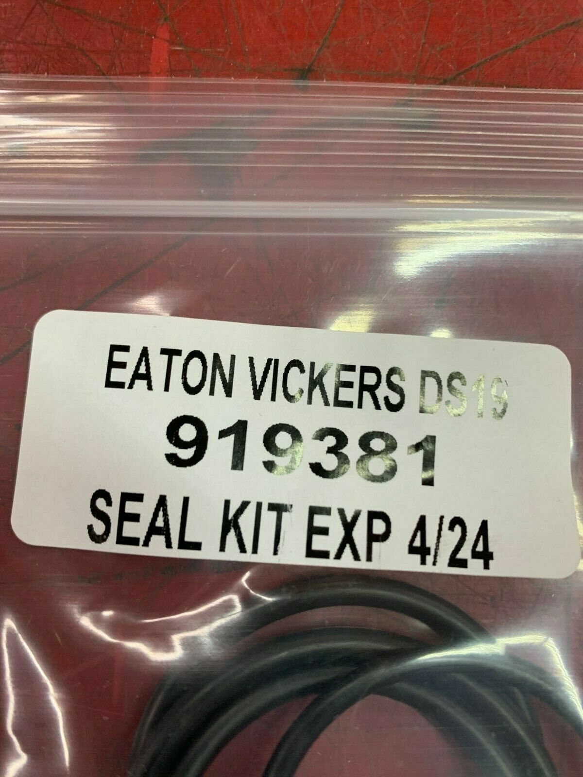 NEW IN PACKAGE VICKERS SEAL KIT 919381