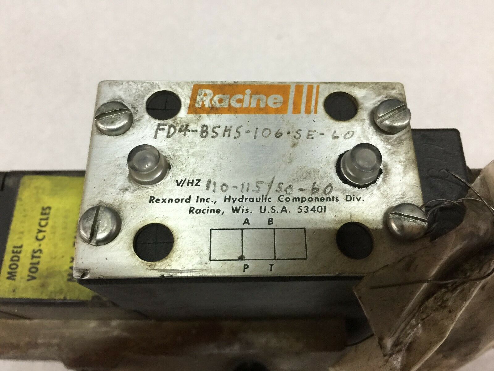 NEW NO BOX RACINE 115VAC SOLENOID VALVE FD4-BSHS-106.SE-60