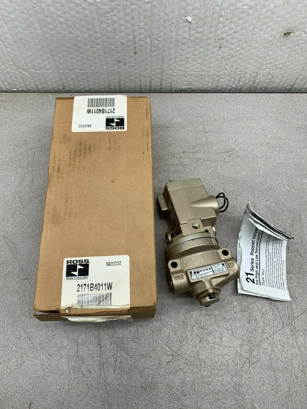 NEW IN BOX ROSS 24 VDC. SOLENOID CONTROL VALVE 2171B4011W