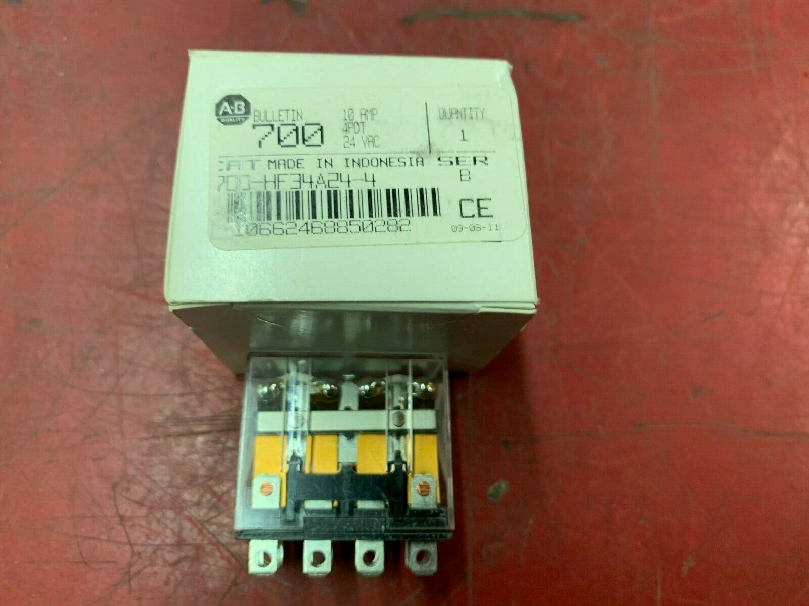 NEW IN BOX ALLEN BRADLEY RELAY 700-HF34A24-4 SERIES B