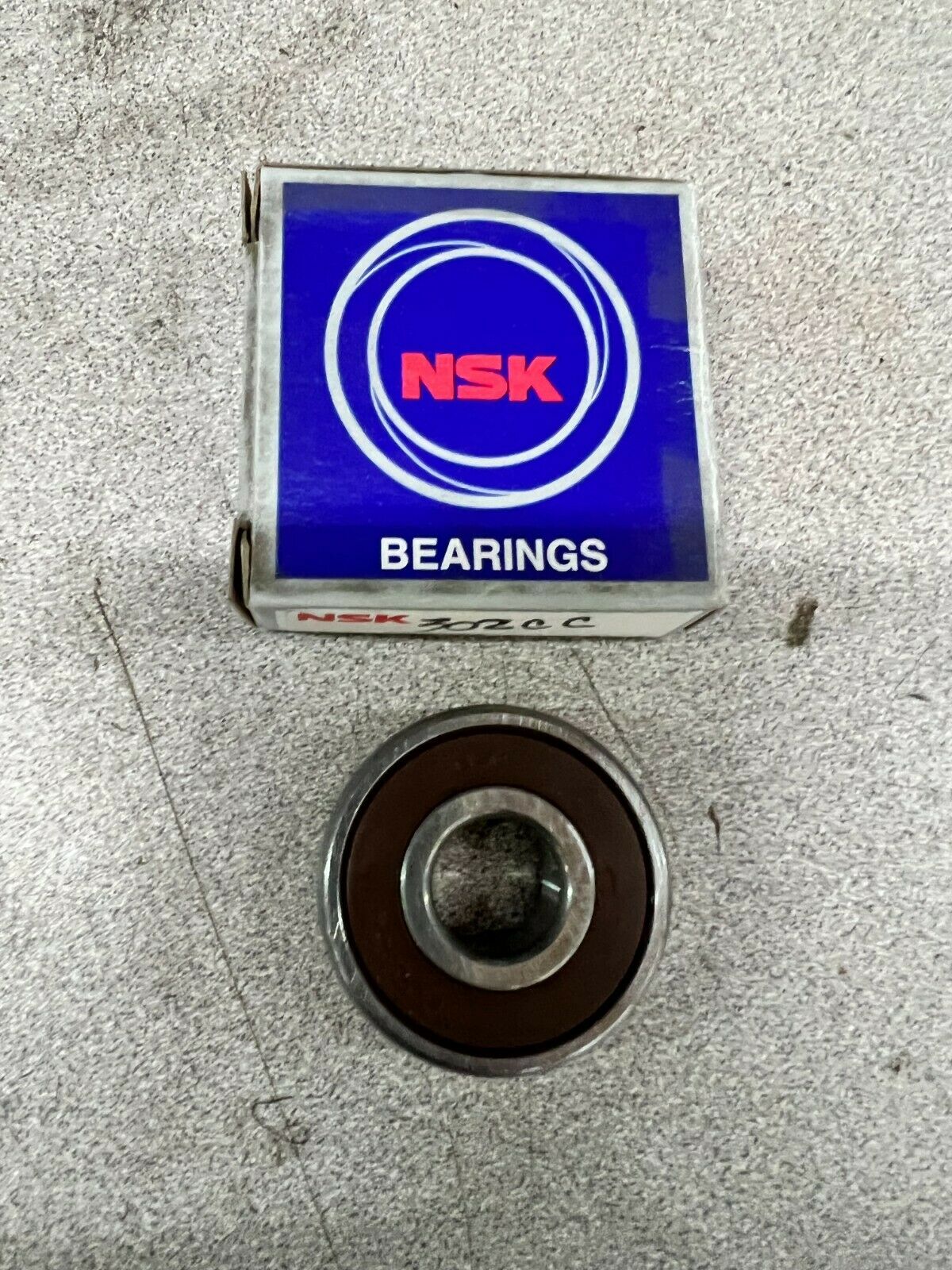 NEW IN BOX NSK 6302DU BALL BEARING 6302DDUCE