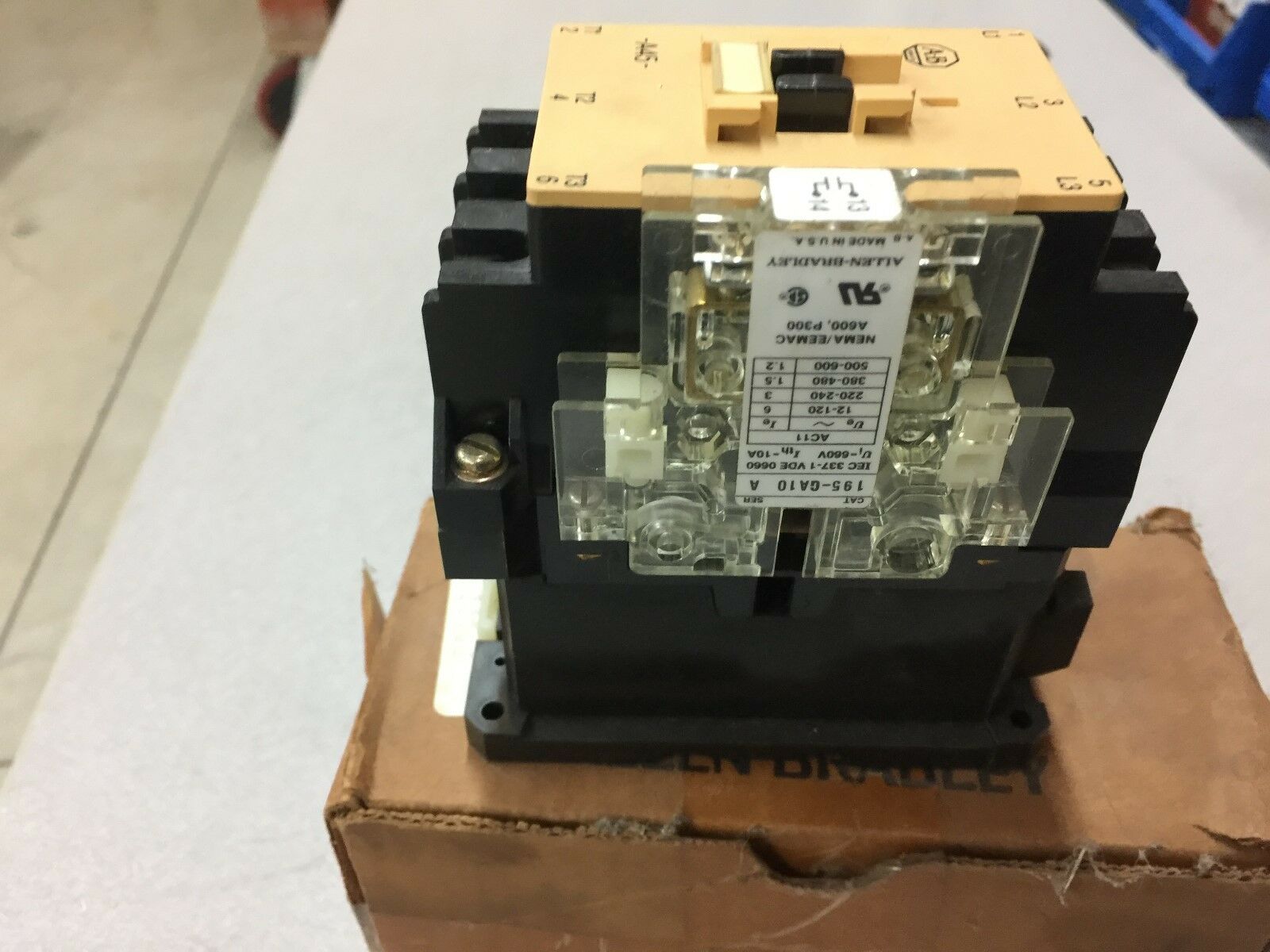 NEW IN BOX ALLEN BRADLEY CONTACTOR 100-A45NJ3