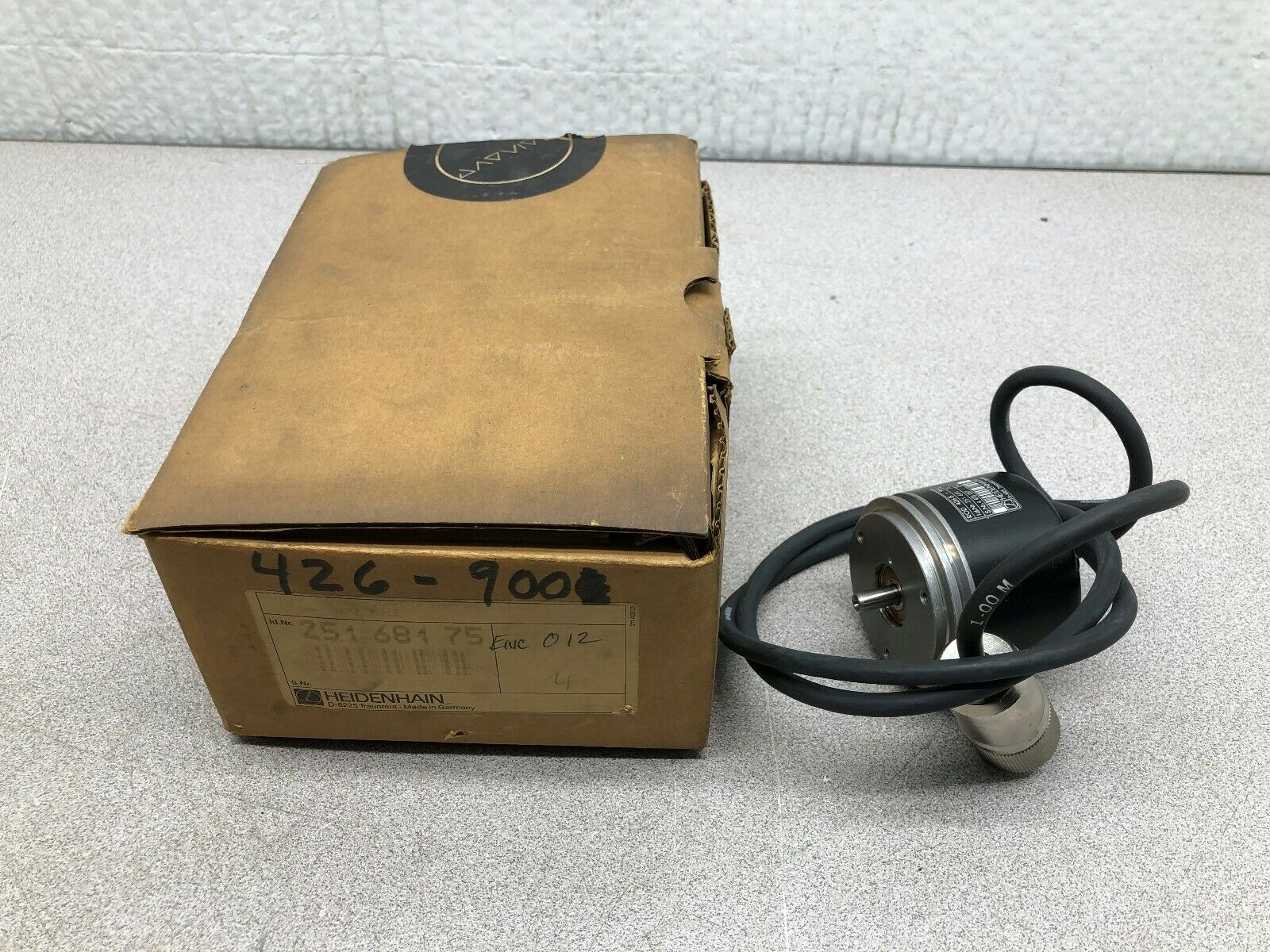 NEW IN BOX HEIDENHAIN ROTORY ENCODER ROD 426B-900