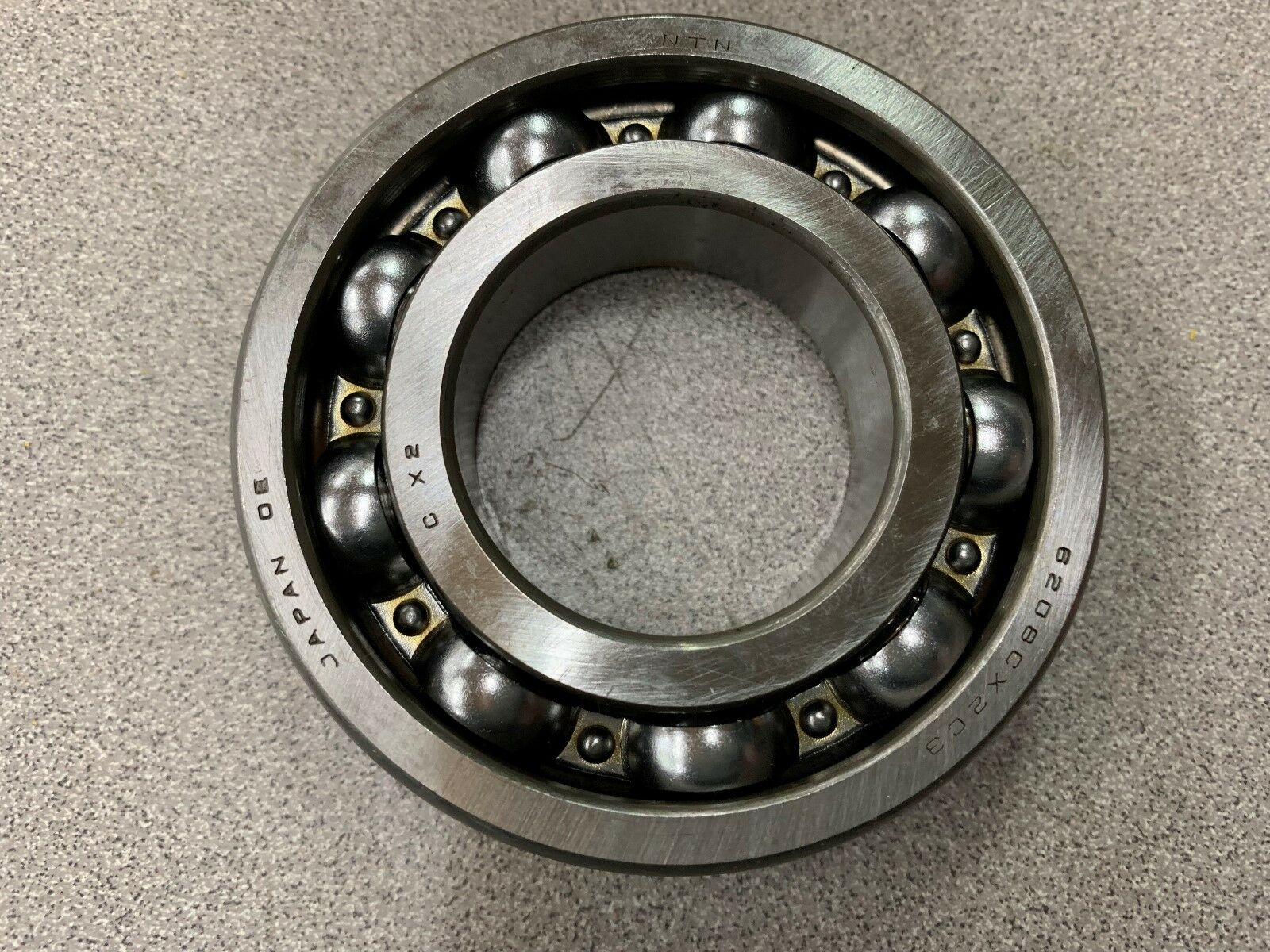 NEW IN BOX NTN BEARING 6208CX2C3