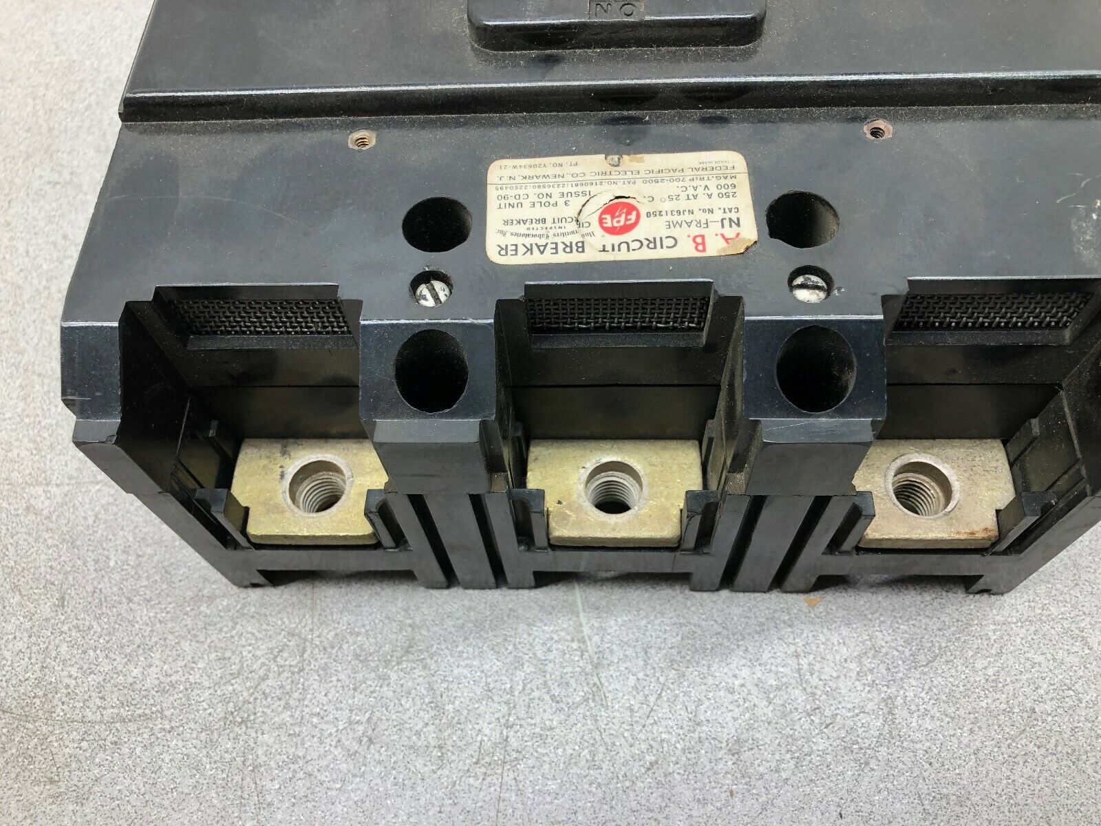 USED FEDERAL PACIFIC ELEC. 250 AMP NJ-FRAME 3 POLE 600 VAC BREAKER NJ631250