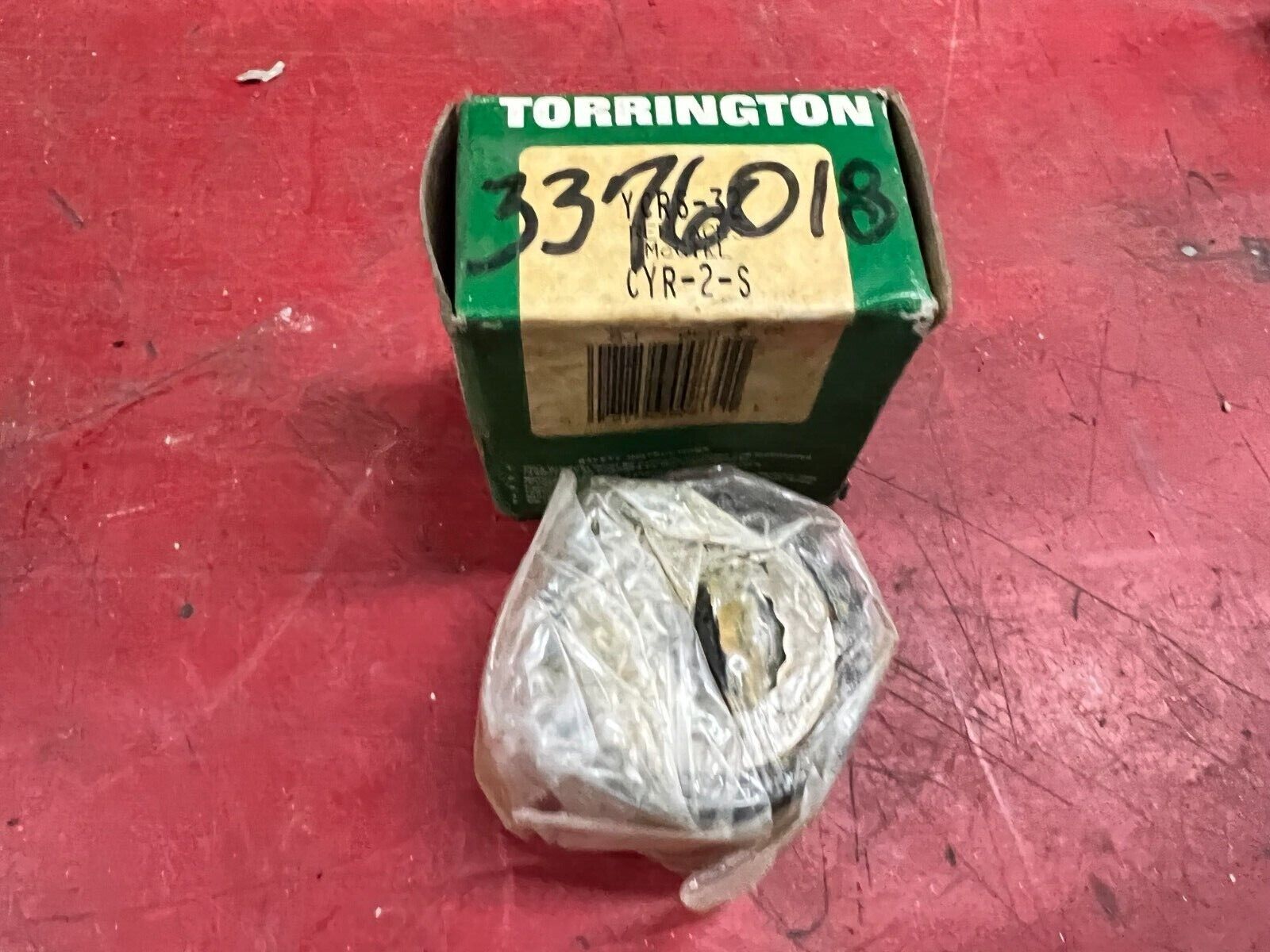 NEW IN BOX TORRINGTON YOKE ROLLER BEARING YCRS-32