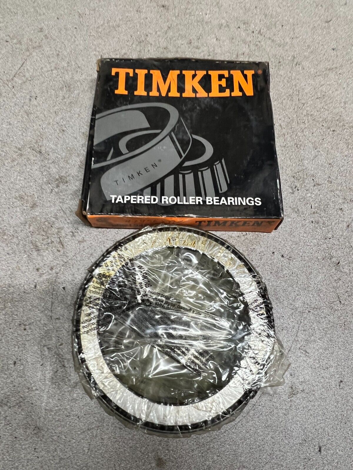 NEW IN BOX TIMKEN ROLLER BEARING L521945