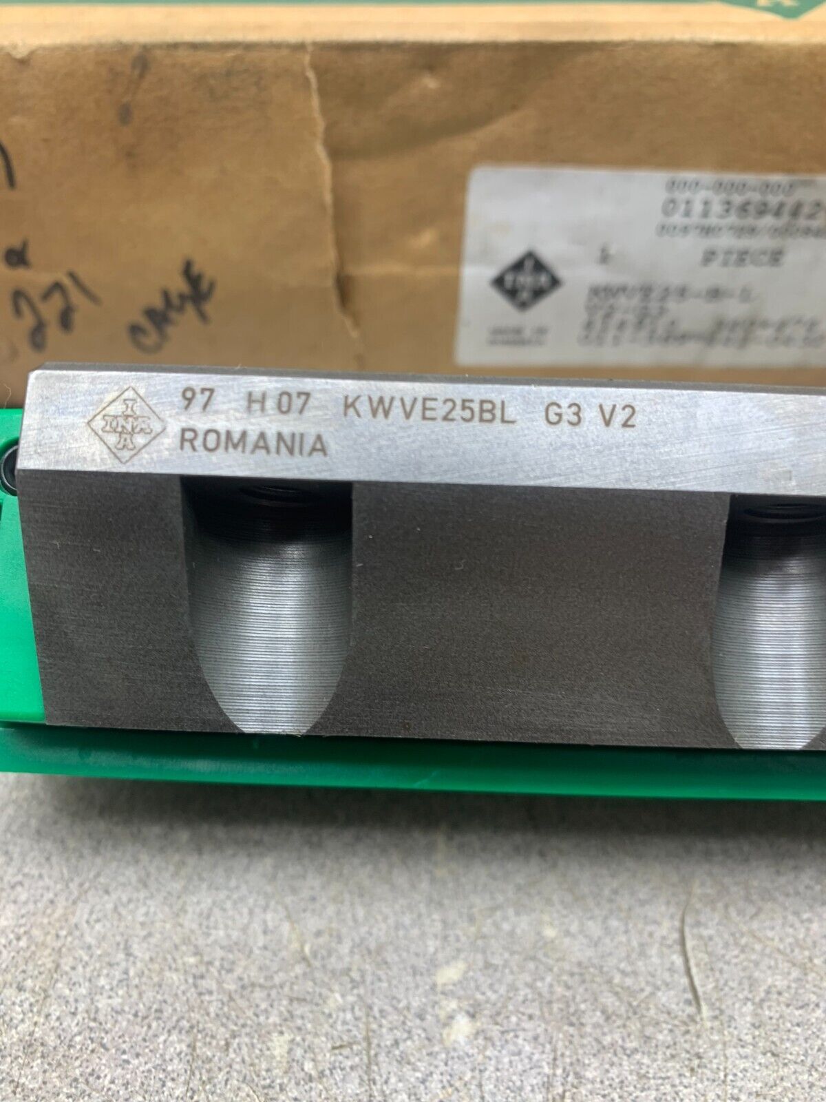 NEW IN BOX INA LINEAR BLOCK BEARING KWVE25BL G3 V2