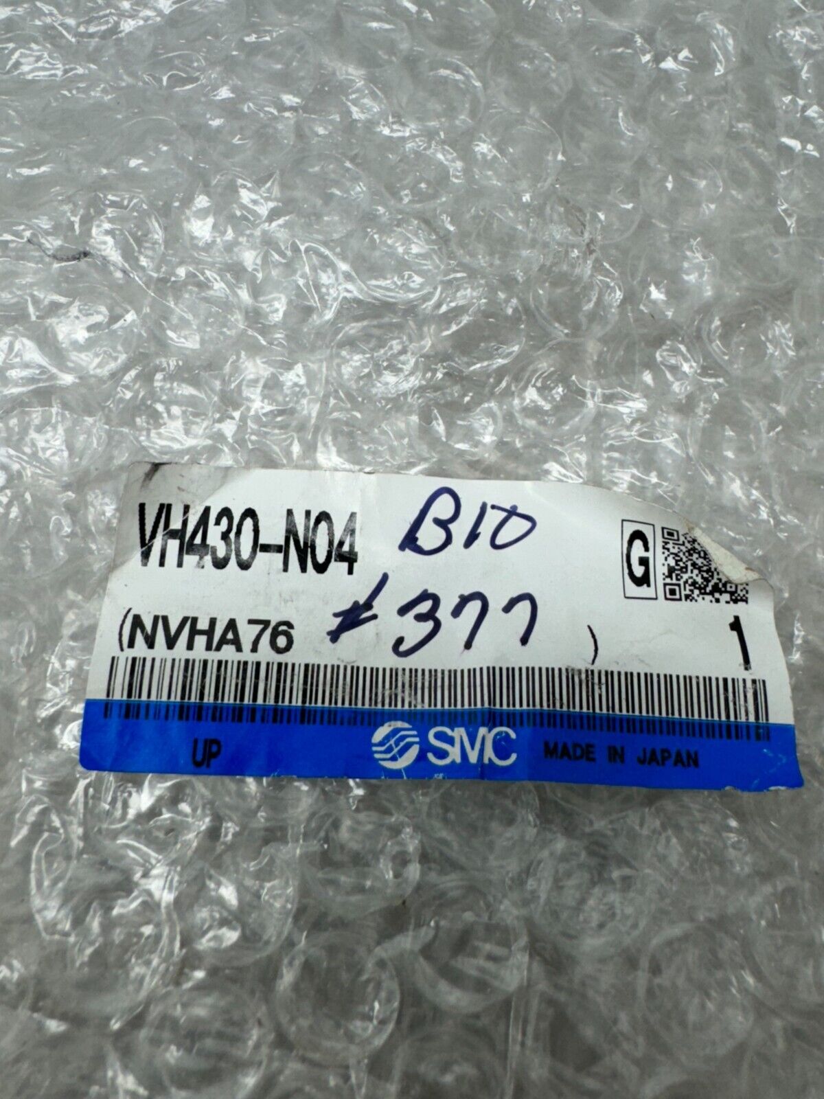 NEW NO BOX SMC HAND VALVE VH430-N04