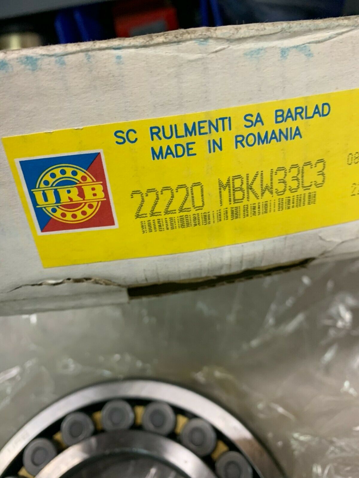 NEW IN BOX URB SPHERICAL ROLLER BEARING 22220 MBKW33C3