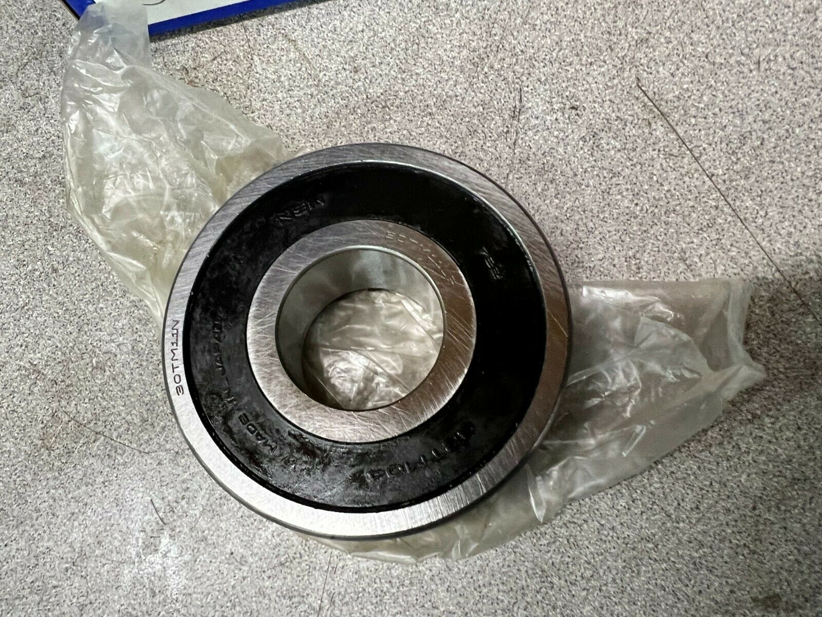 NEW IN BOX NSK BALL BEARING 30TM11N