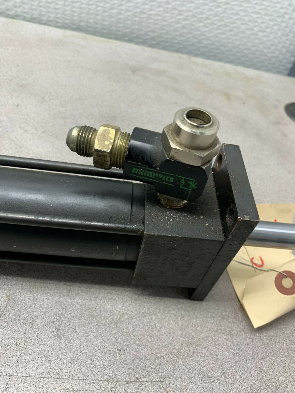 USED PARKER PNEUMATIC CYLINDER 01.50 CJ2ANU13AC 9.000