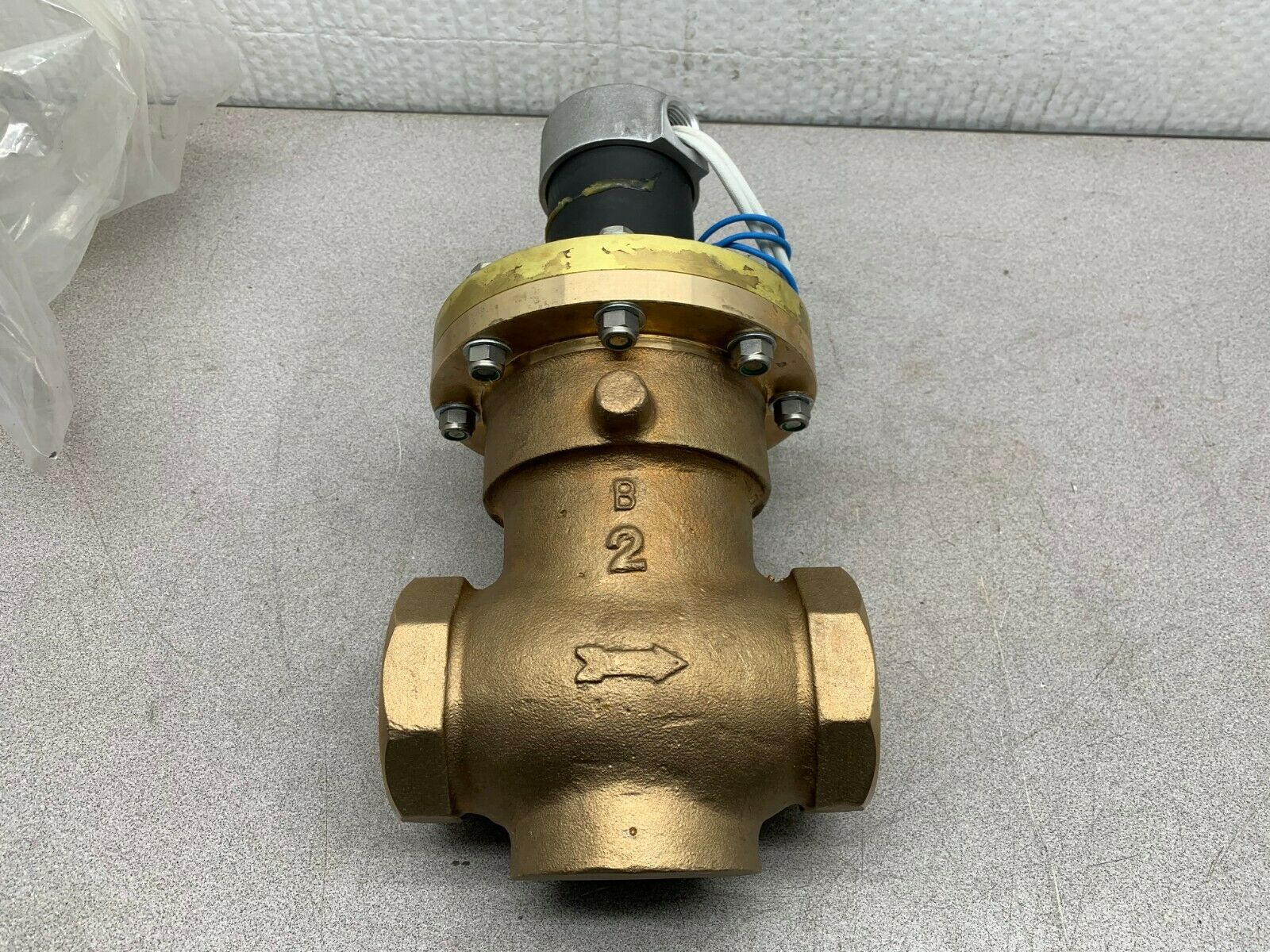 NEW NO BOX CIRCOR INSTRUMENTATION 2" ATKOMATIC VALVE 5700-300PIAA3S