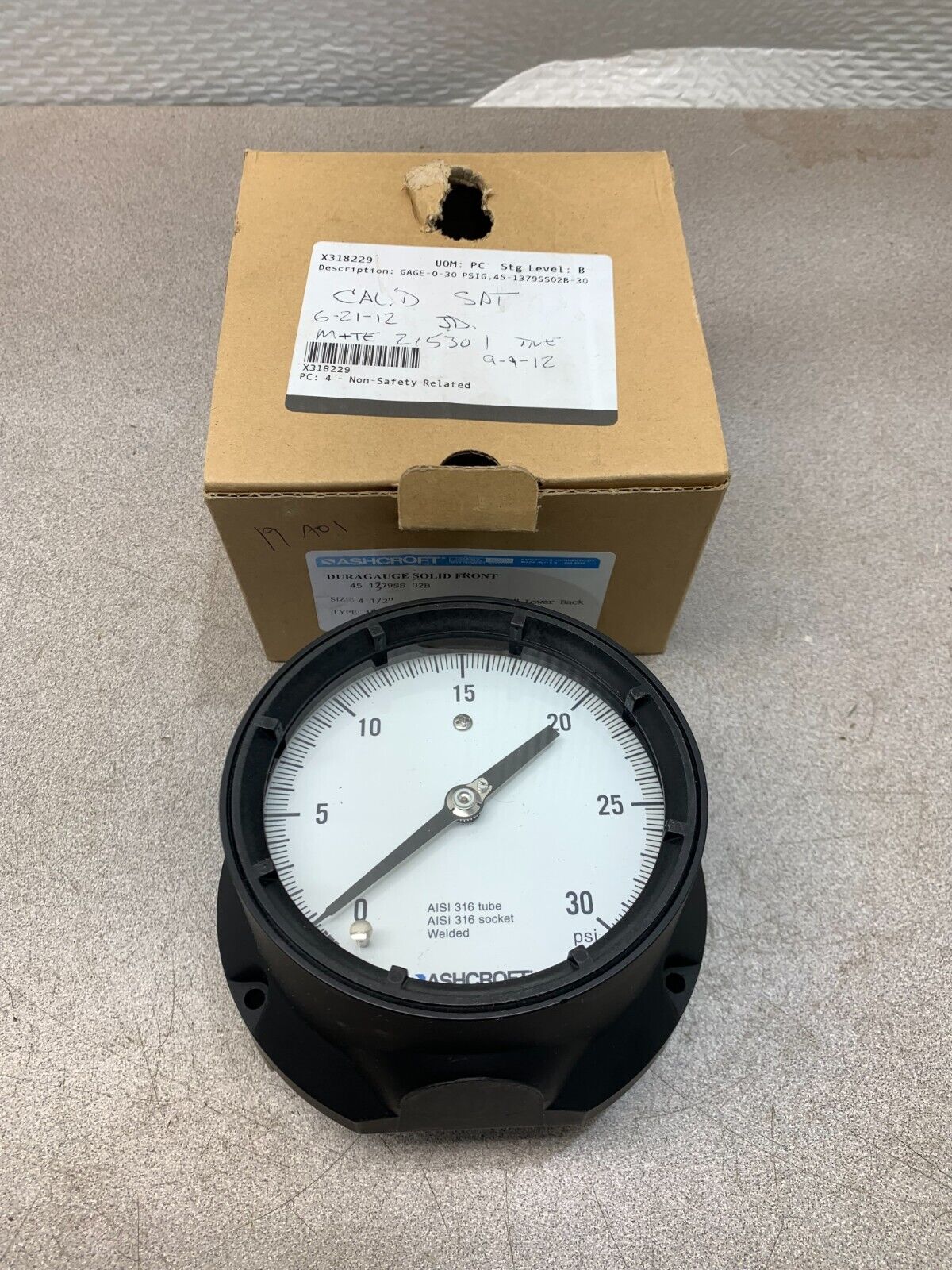 NEW ASHCROFT 4-1/2" DURAGAUGE 45-1379-SS-02B-30# PRESSURE 451379SS02B30#