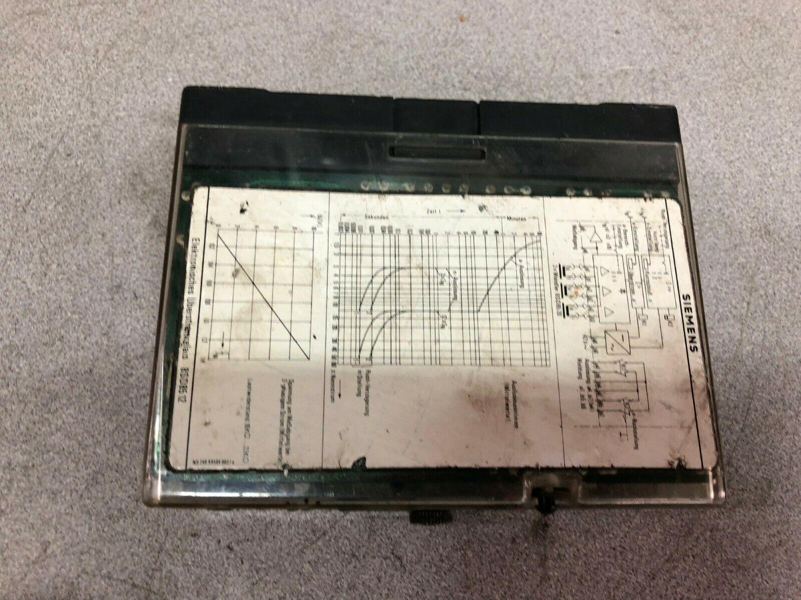 USED SIEMENS RELAY 8SD8512-Z