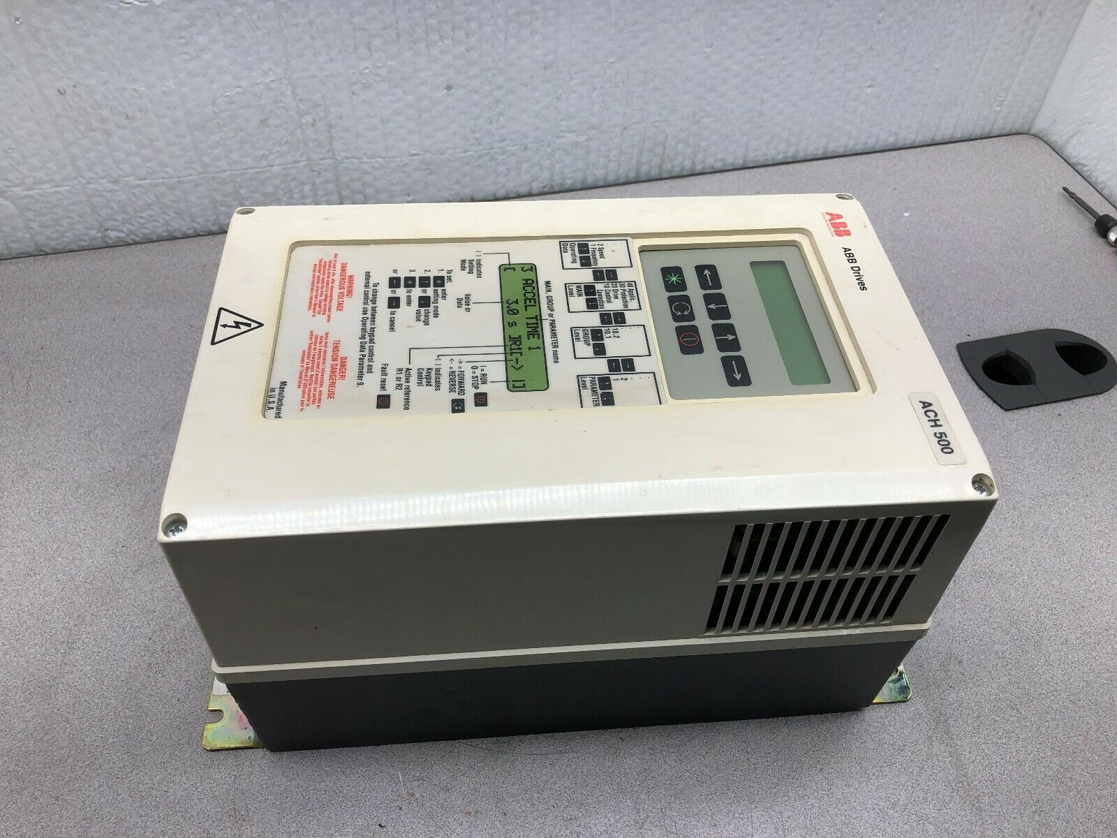 USED ABB 5 HP 6.8 AMP 480 VAC 3 PH 0-500 HZ FREQUENCY DRIVE ACS501-003-4-00P5