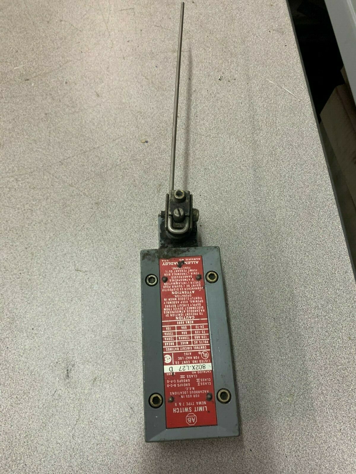 USED ALLEN BRADLEY LIMIT SWITCH 802X-L27