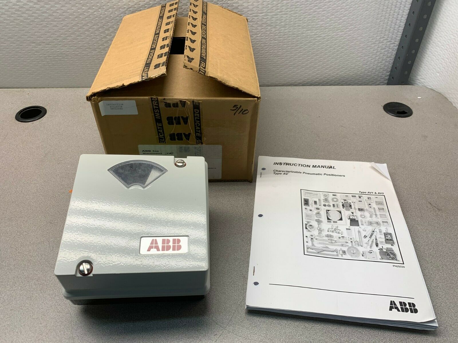 NEW IN BOX ABB PNEUMATIC POSITIONER AV1110200