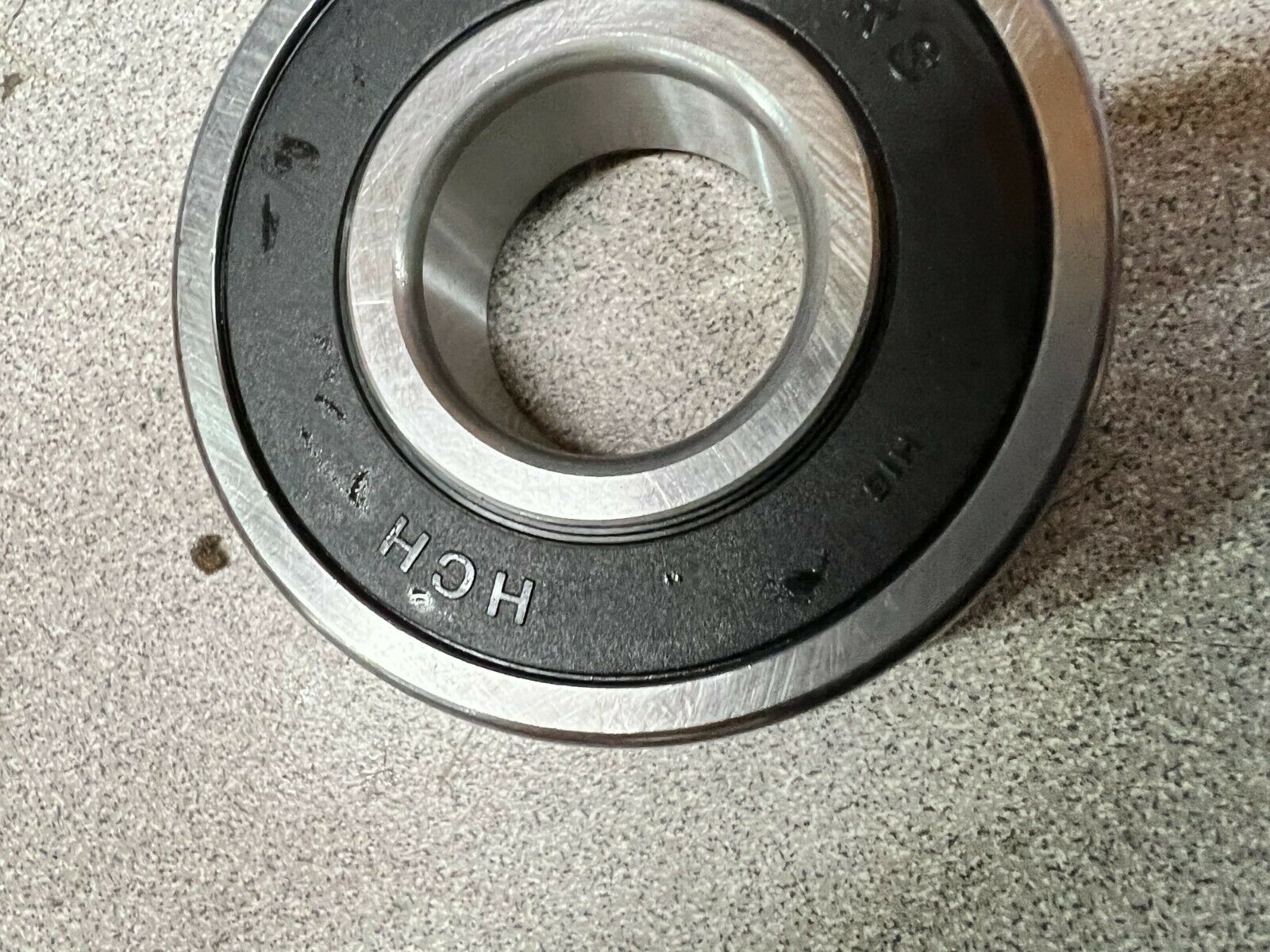 NEW IN BOX HCH 6305 2RS BALL BEARING 6305 2RS C3