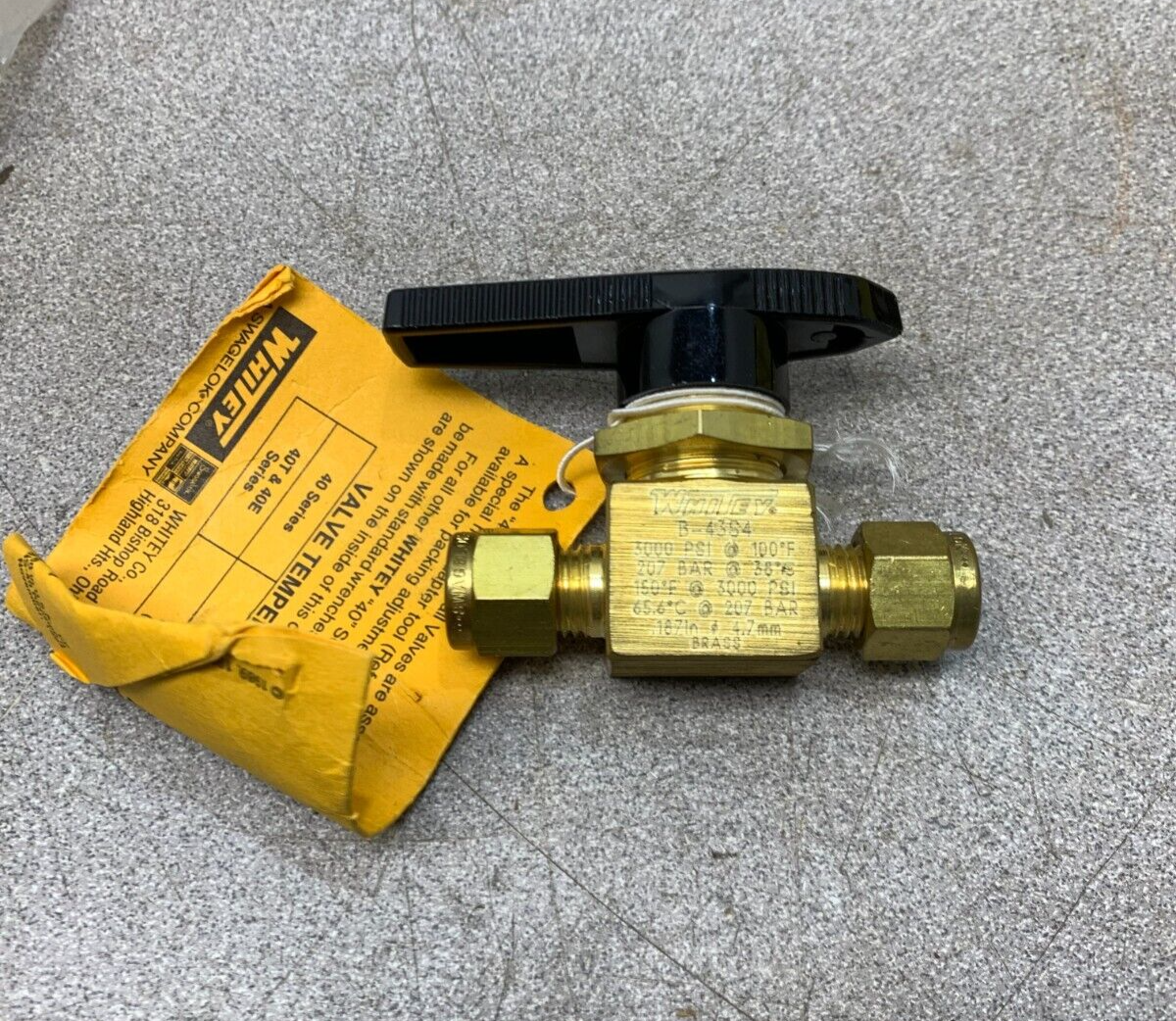 NEW WHITEY 1/4" BRASS BALL VALVE B-43S4