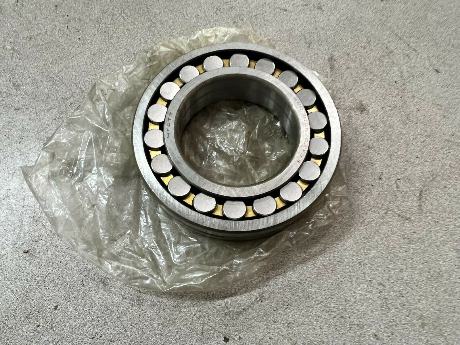 NEW NO BOX HYATT SPHERICAL ROLLER BEARING 22217CAK/C3W33