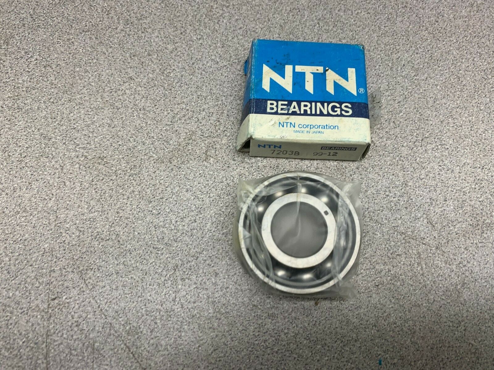 NEW IN BOX NTN BEARING 7203B