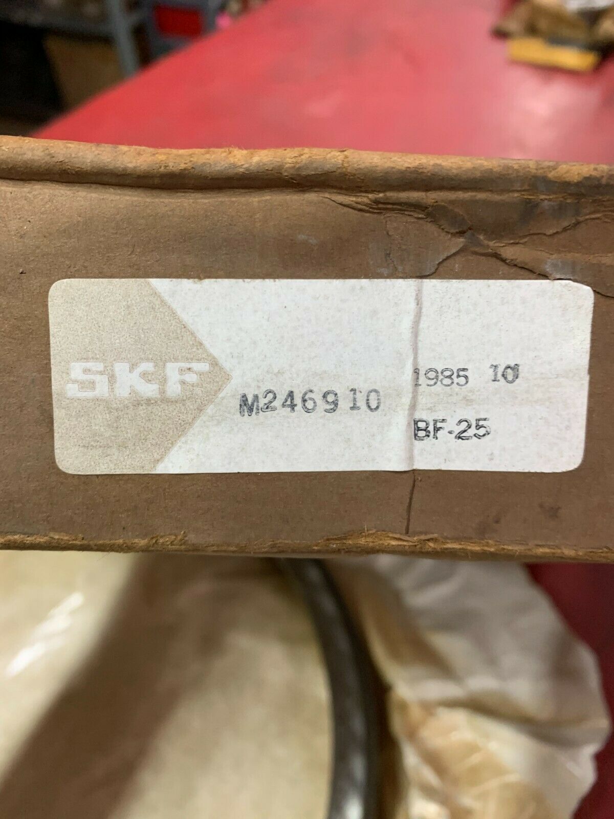 NEW IN BOX SKF BEARING CUP M246910 RACE