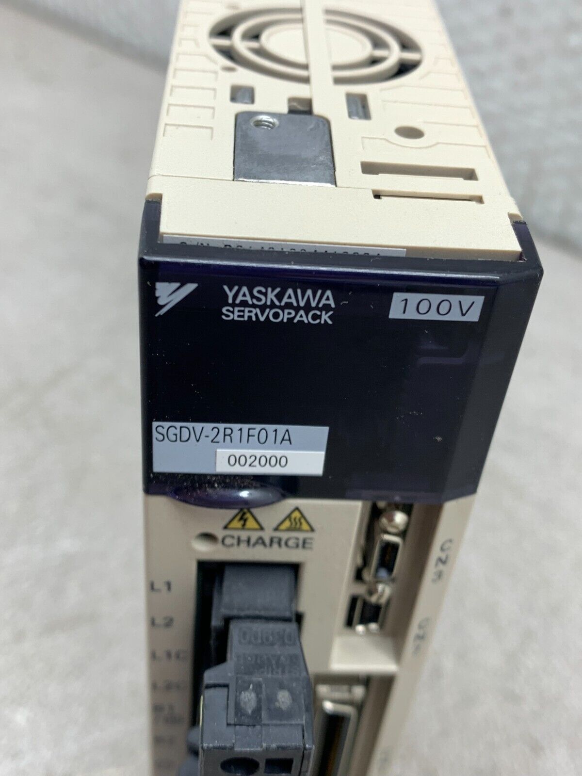 USED YASKAWA SERVOPACK SGDV-2R1F01A002000 SERVO DRIVE