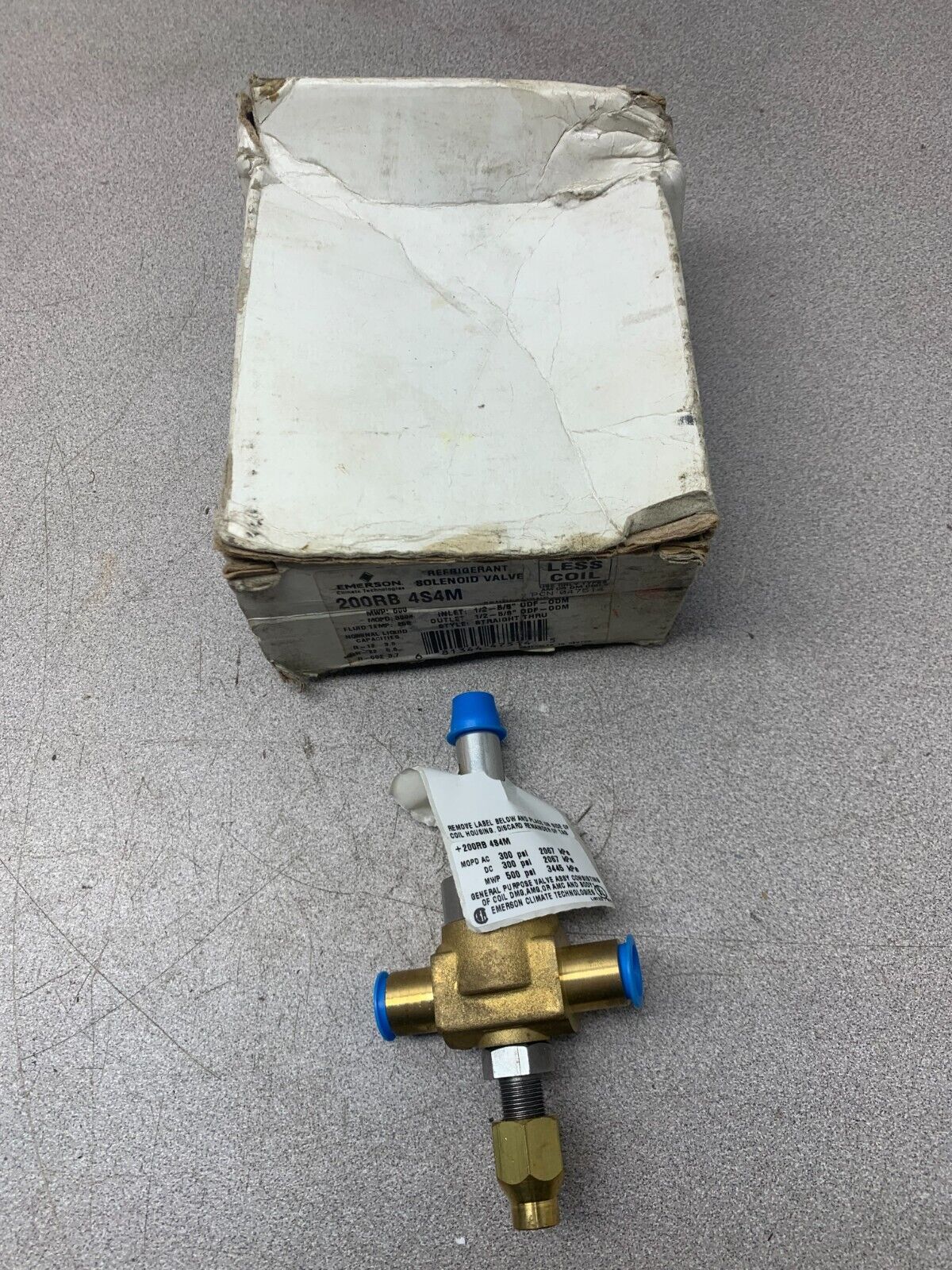 NEW IN BOX EMERSON REFRIGERANT SOLENOID VALVE *LESS COIL* 200RB 4S4M
