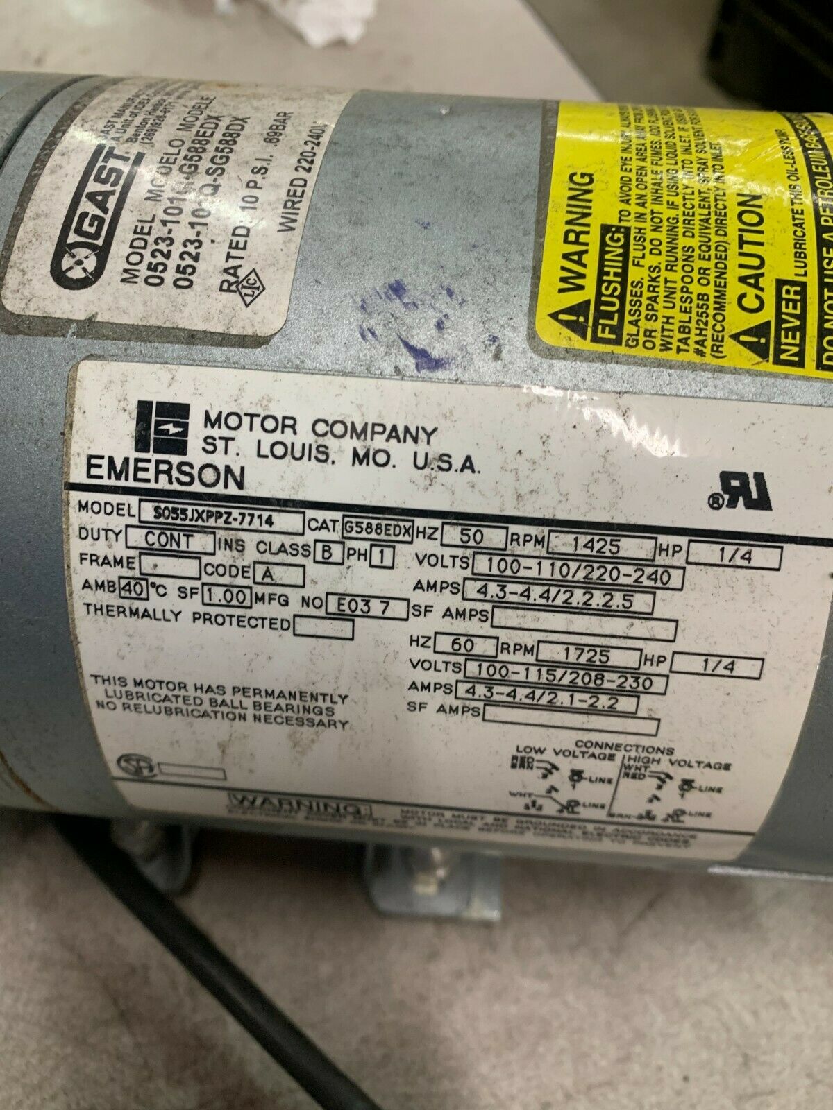 USED GAST 0523-101Q-G588EDX VACUUM PUMP EMERSON S055JXPPZ-7714