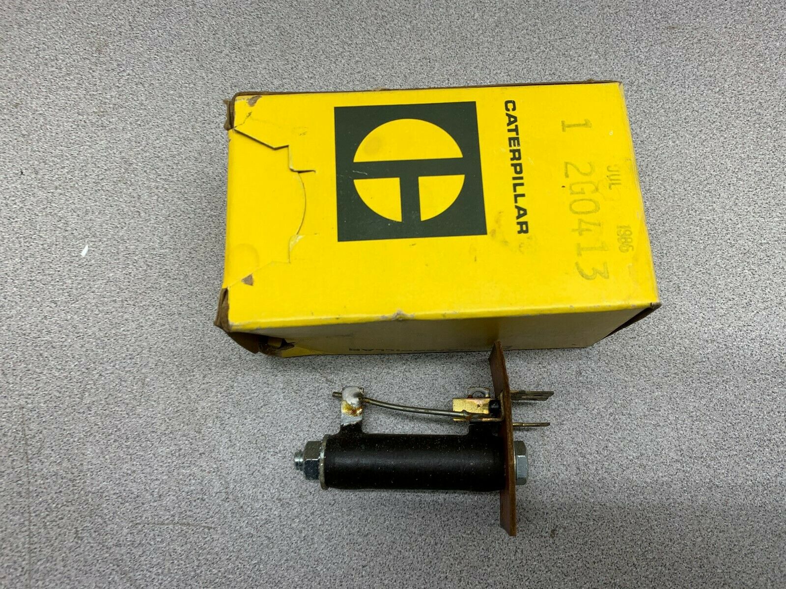 LOT OF 2 NEW IN BOX CATERPILLAR RESISTOR 2G0413