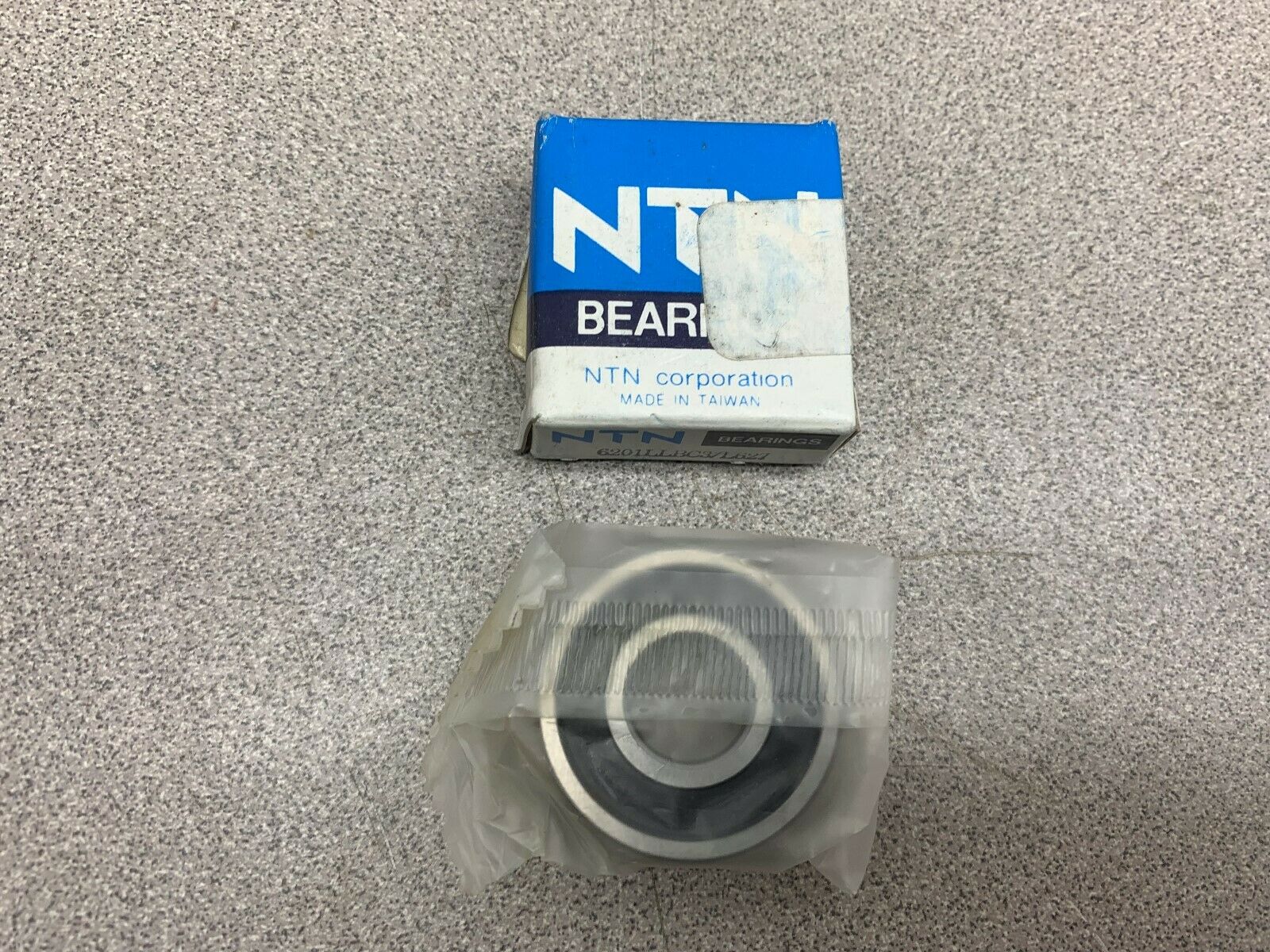 LOT OF 7 NEW IN BOX NTN BEARING 6201LLBC3/L627