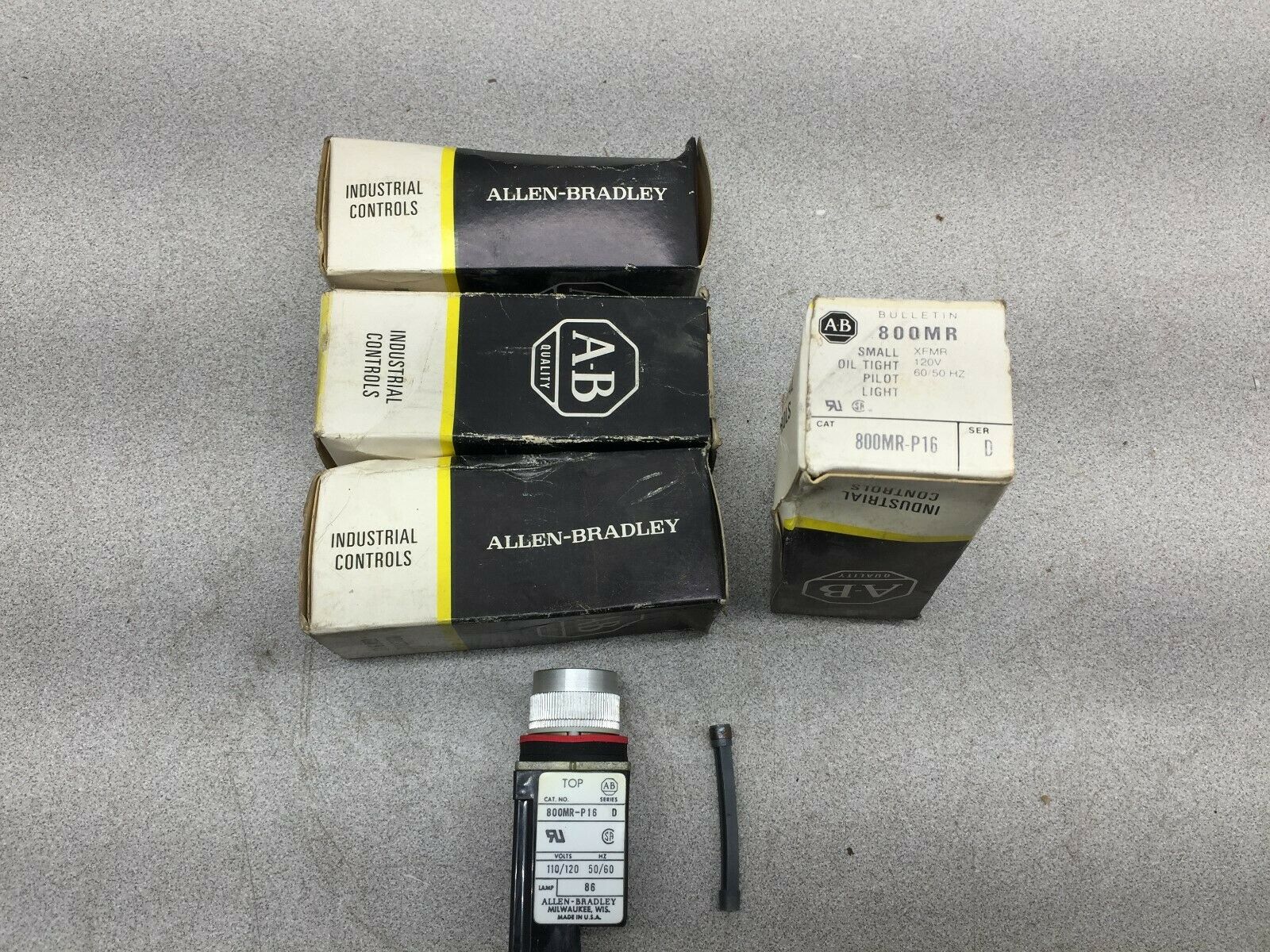 NEW IN BOX (LOT OF 4) ALLEN BRADLEY 120VAC SMALL OIL TIGHT PILOT LIGHT 800MR-P16