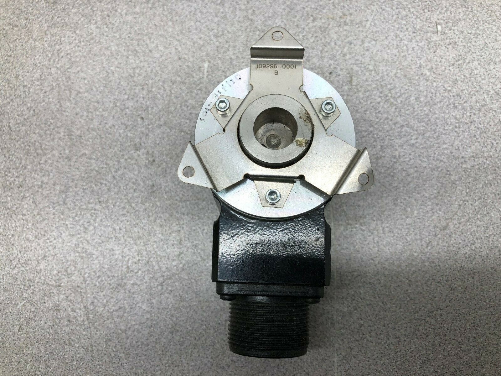 NEW IN BOX DYNAPAR 1/2 HUB SHAFT 5-20V ENCODER H220120052035